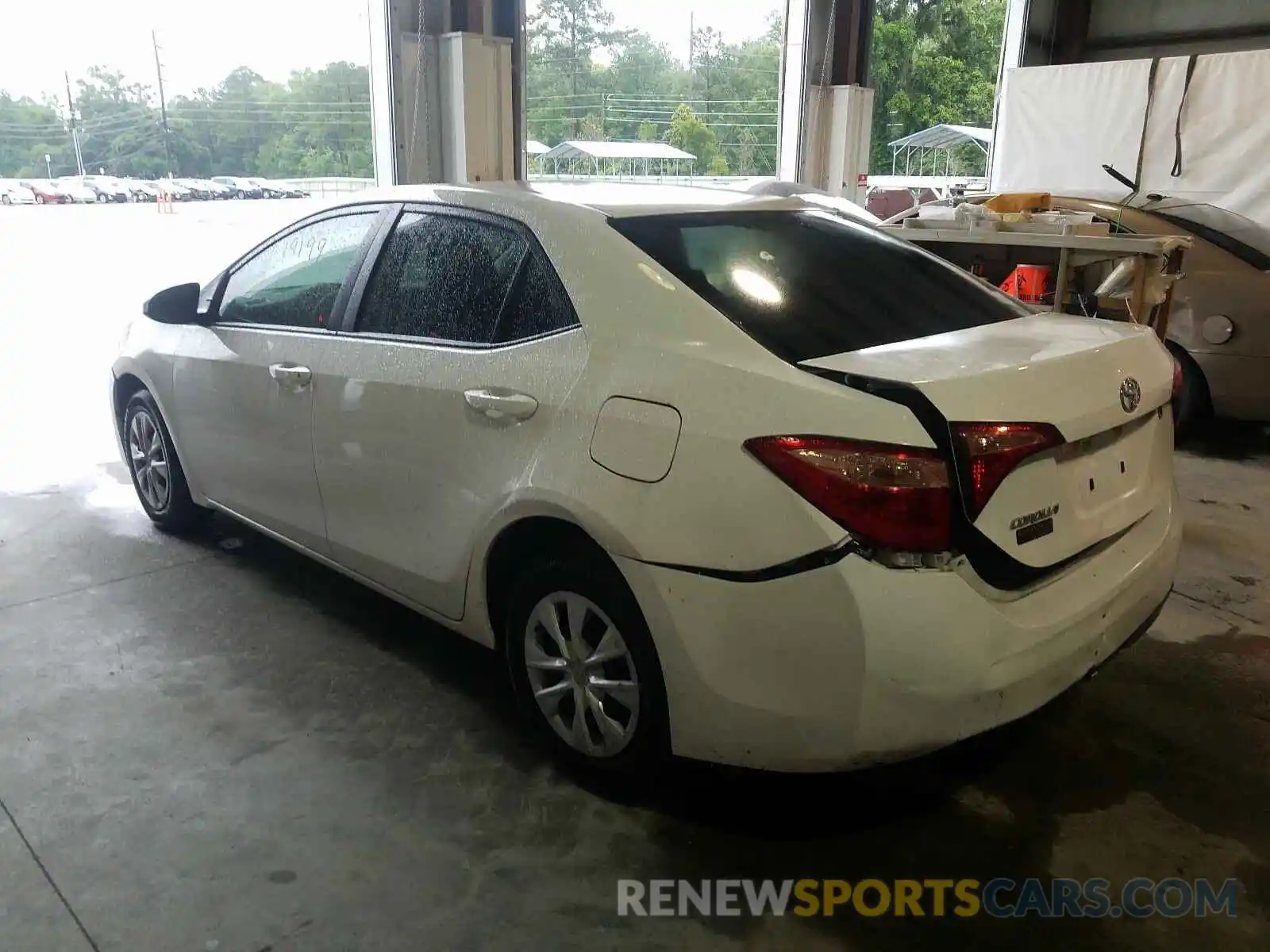 3 Photograph of a damaged car 5YFBURHE0KP905557 TOYOTA COROLLA 2019