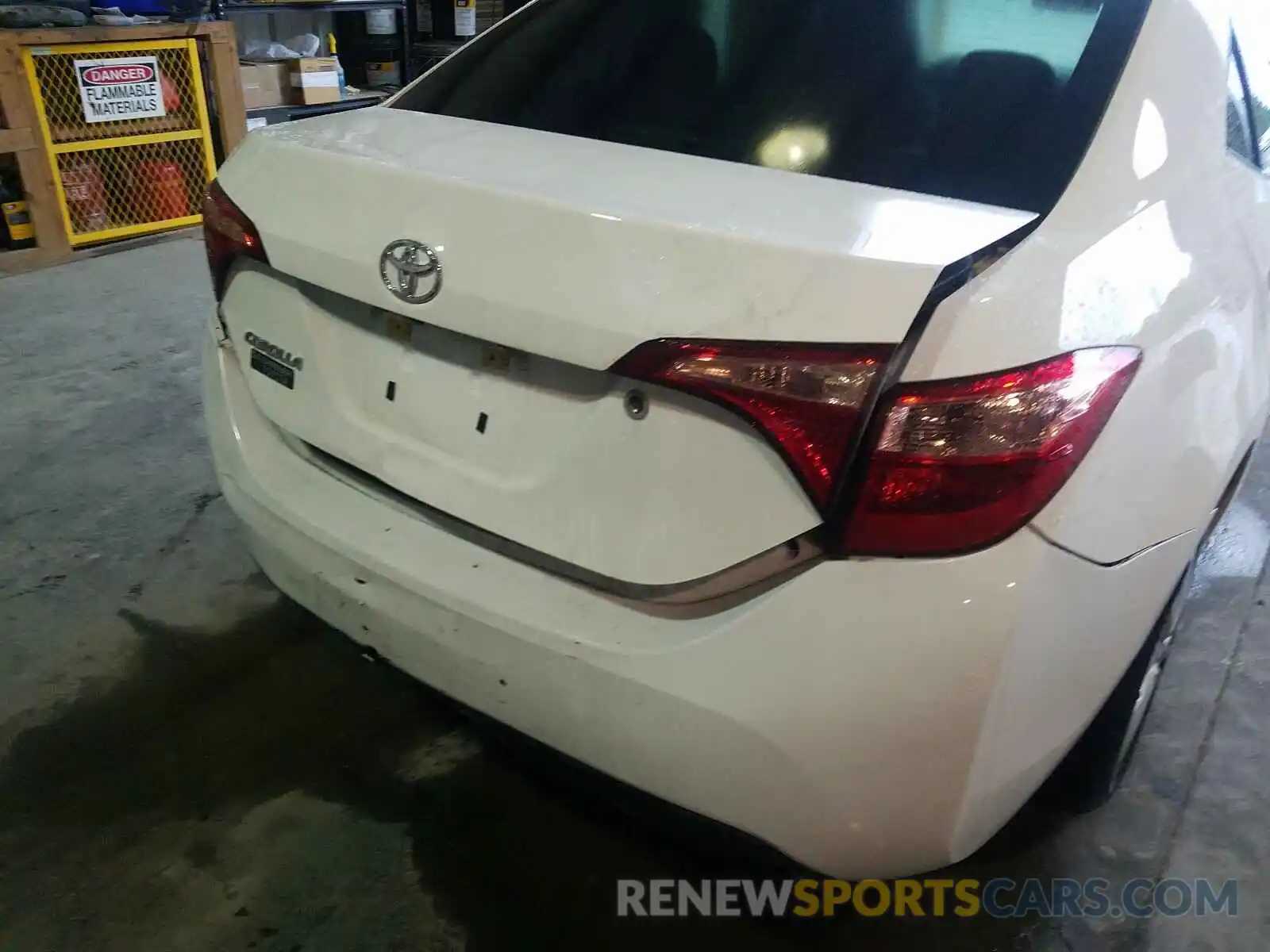 9 Photograph of a damaged car 5YFBURHE0KP905557 TOYOTA COROLLA 2019