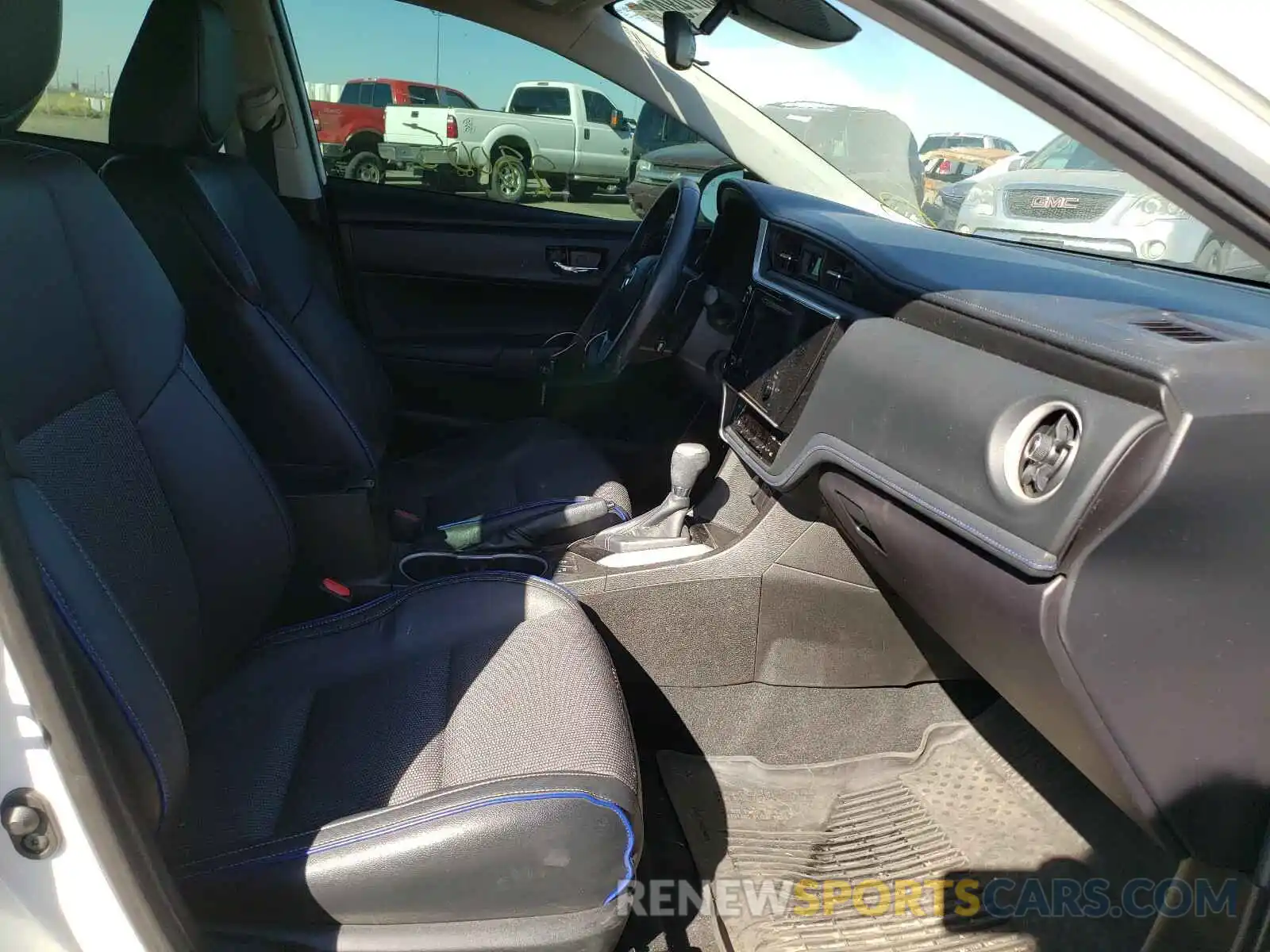 5 Photograph of a damaged car 5YFBURHE0KP905574 TOYOTA COROLLA 2019