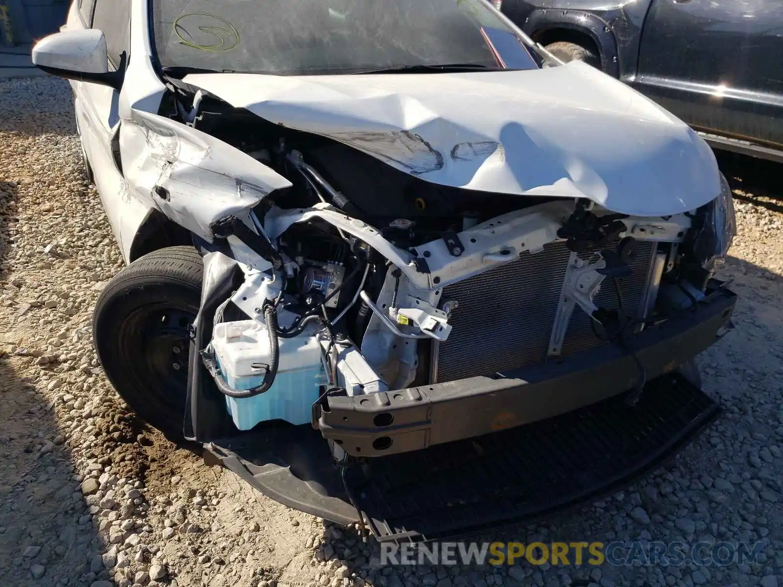 9 Photograph of a damaged car 5YFBURHE0KP907227 TOYOTA COROLLA 2019