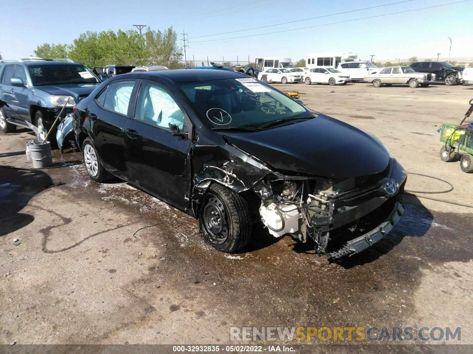 1 Photograph of a damaged car 5YFBURHE0KP907664 TOYOTA COROLLA 2019