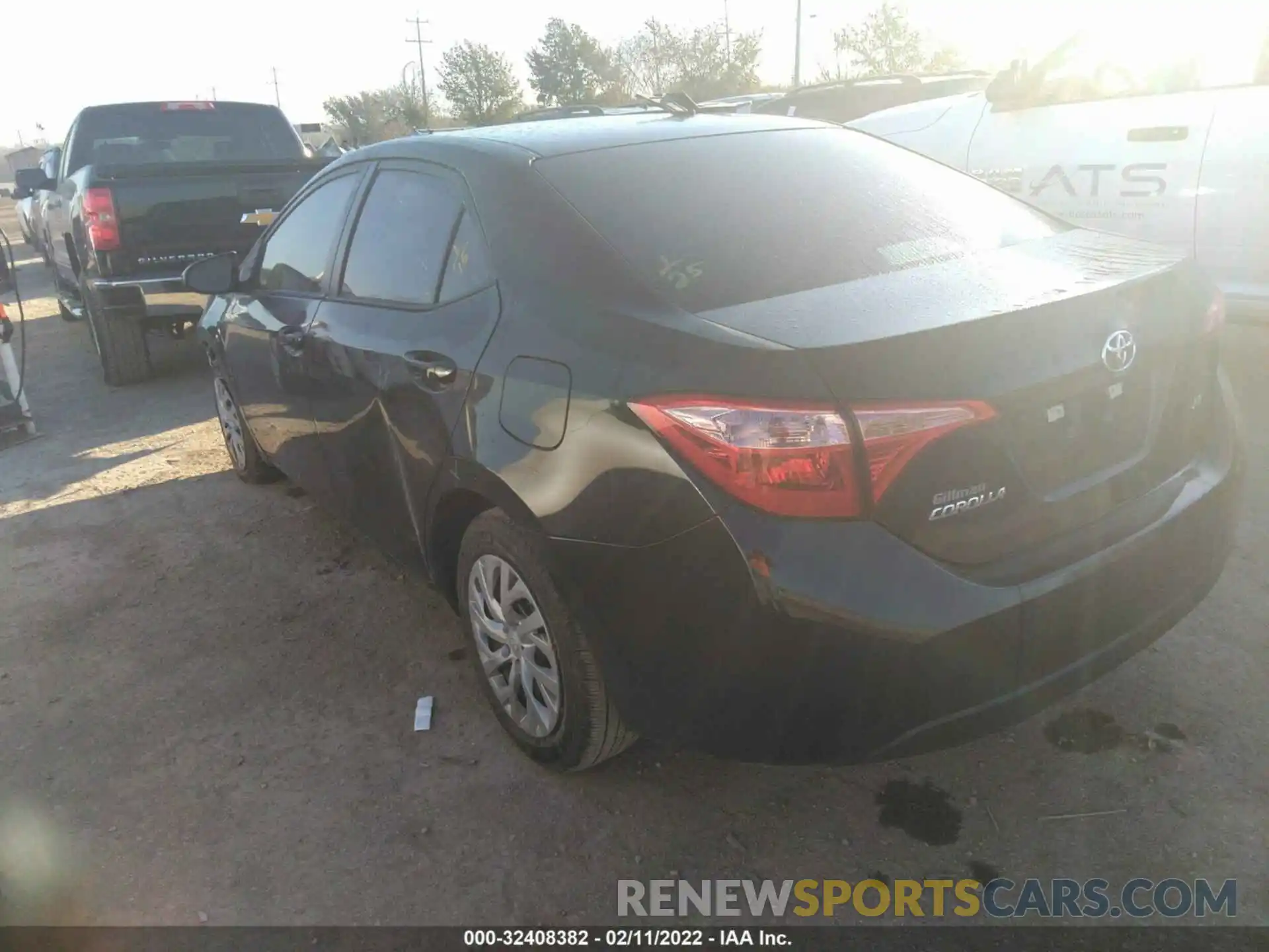 3 Photograph of a damaged car 5YFBURHE0KP910211 TOYOTA COROLLA 2019