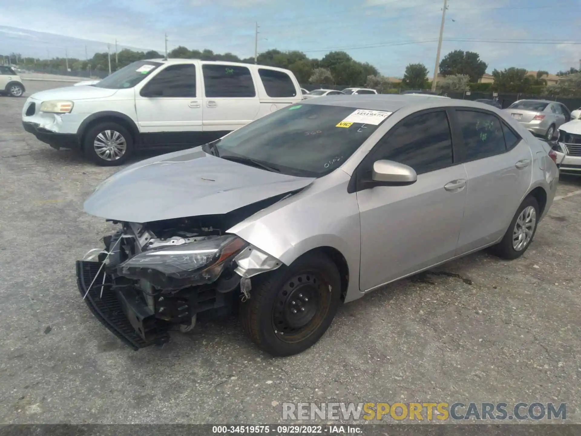 2 Photograph of a damaged car 5YFBURHE0KP910662 TOYOTA COROLLA 2019