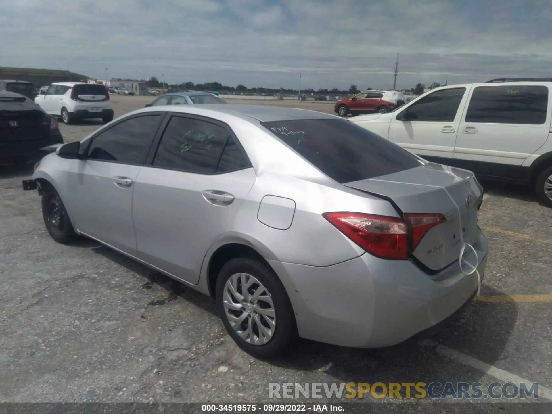 3 Photograph of a damaged car 5YFBURHE0KP910662 TOYOTA COROLLA 2019