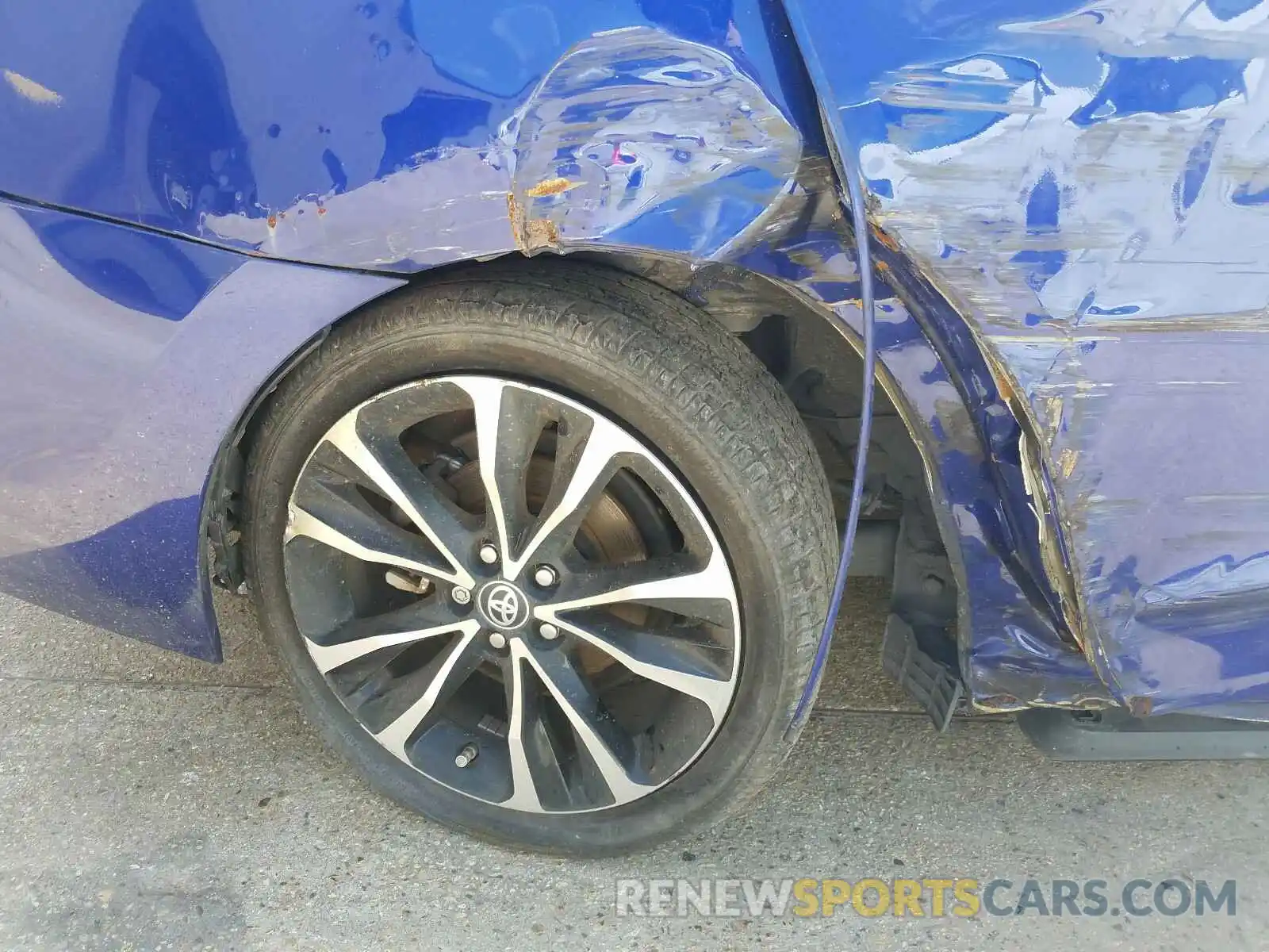 9 Photograph of a damaged car 5YFBURHE0KP911567 TOYOTA COROLLA 2019