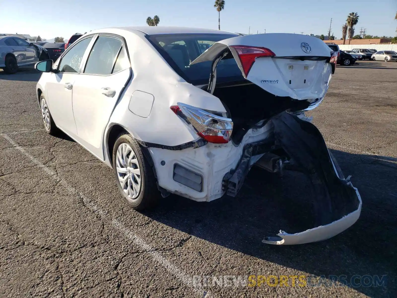 3 Photograph of a damaged car 5YFBURHE0KP913237 TOYOTA COROLLA 2019