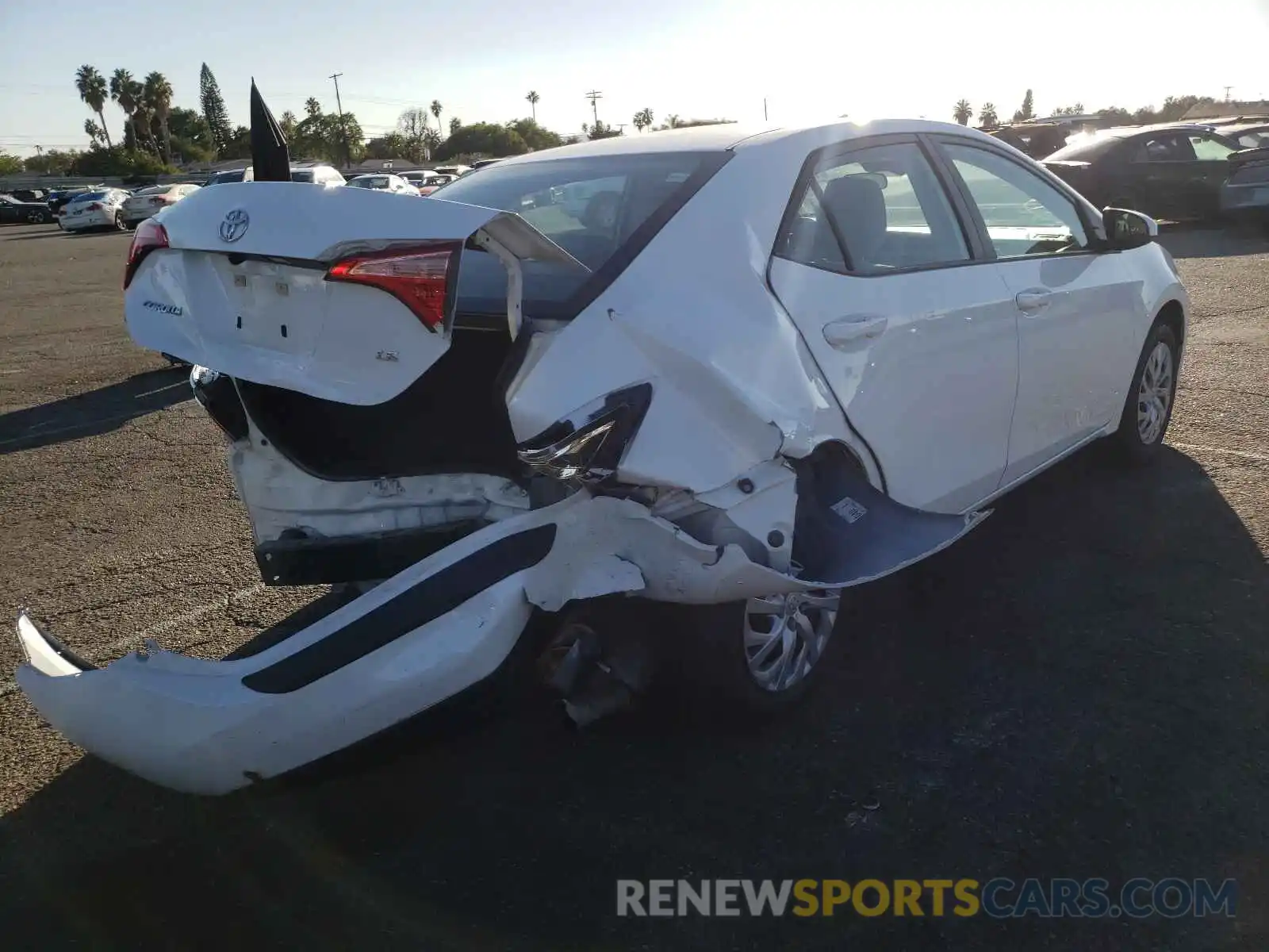 4 Photograph of a damaged car 5YFBURHE0KP913237 TOYOTA COROLLA 2019