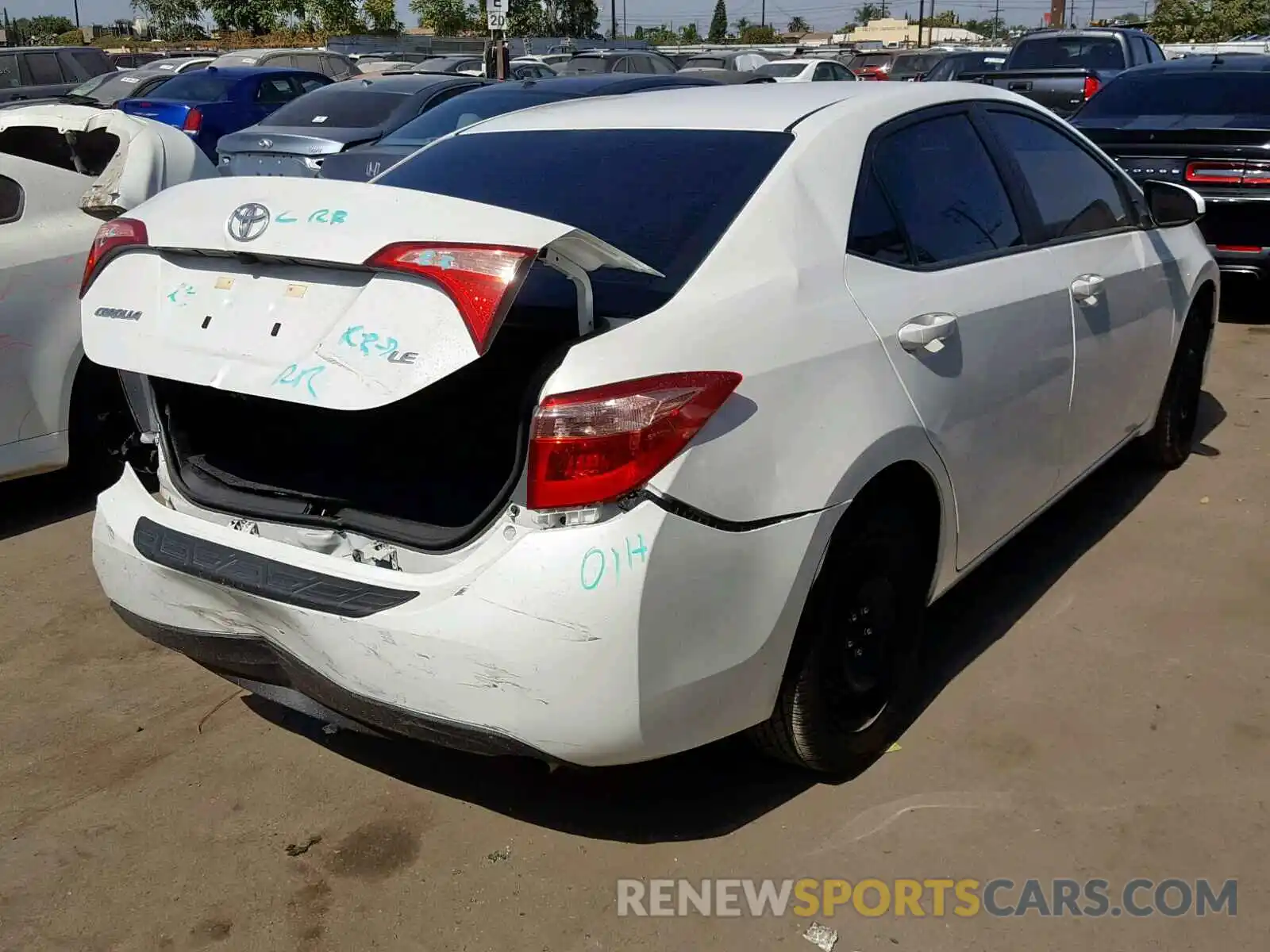 4 Photograph of a damaged car 5YFBURHE0KP913366 TOYOTA COROLLA 2019