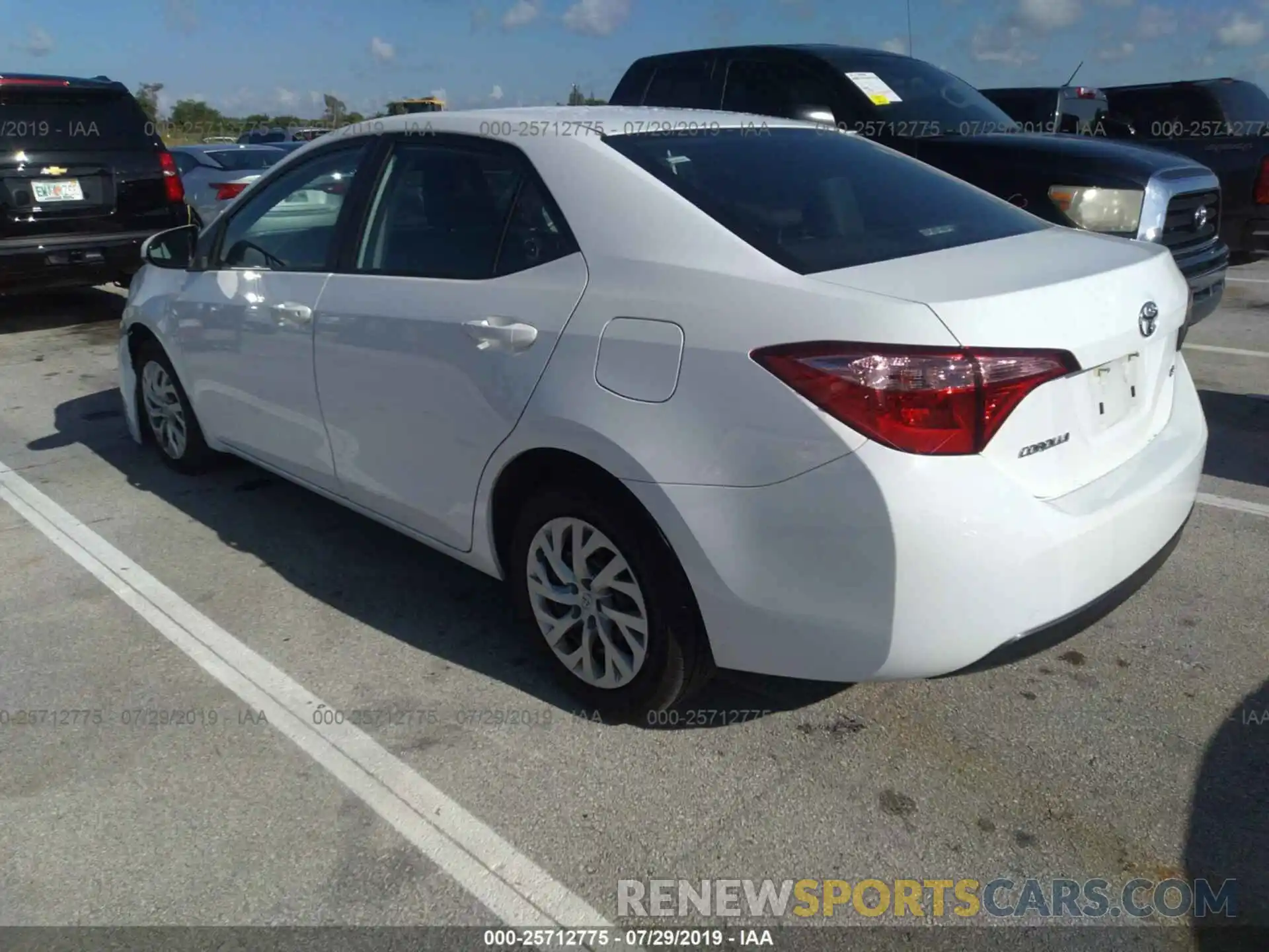 3 Photograph of a damaged car 5YFBURHE0KP914159 TOYOTA COROLLA 2019