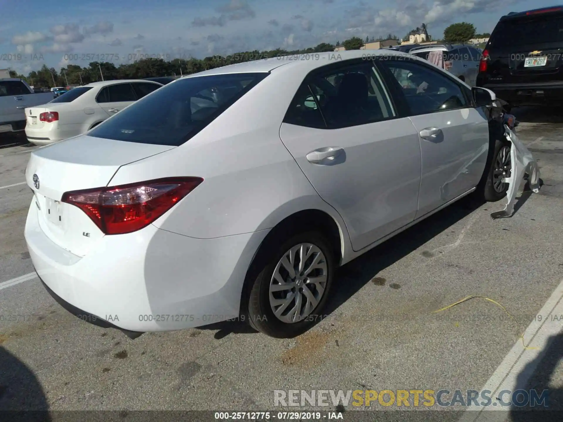 4 Photograph of a damaged car 5YFBURHE0KP914159 TOYOTA COROLLA 2019