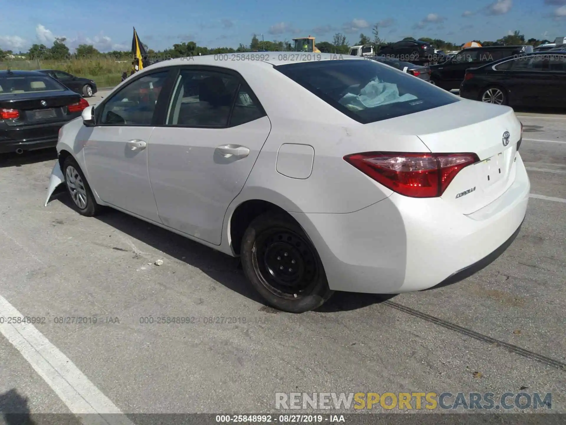 3 Photograph of a damaged car 5YFBURHE0KP914758 TOYOTA COROLLA 2019