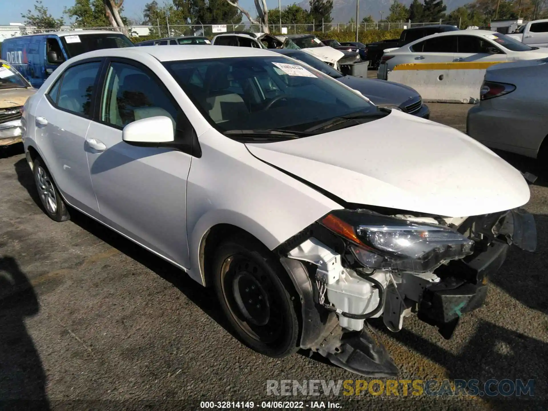 1 Photograph of a damaged car 5YFBURHE0KP914761 TOYOTA COROLLA 2019