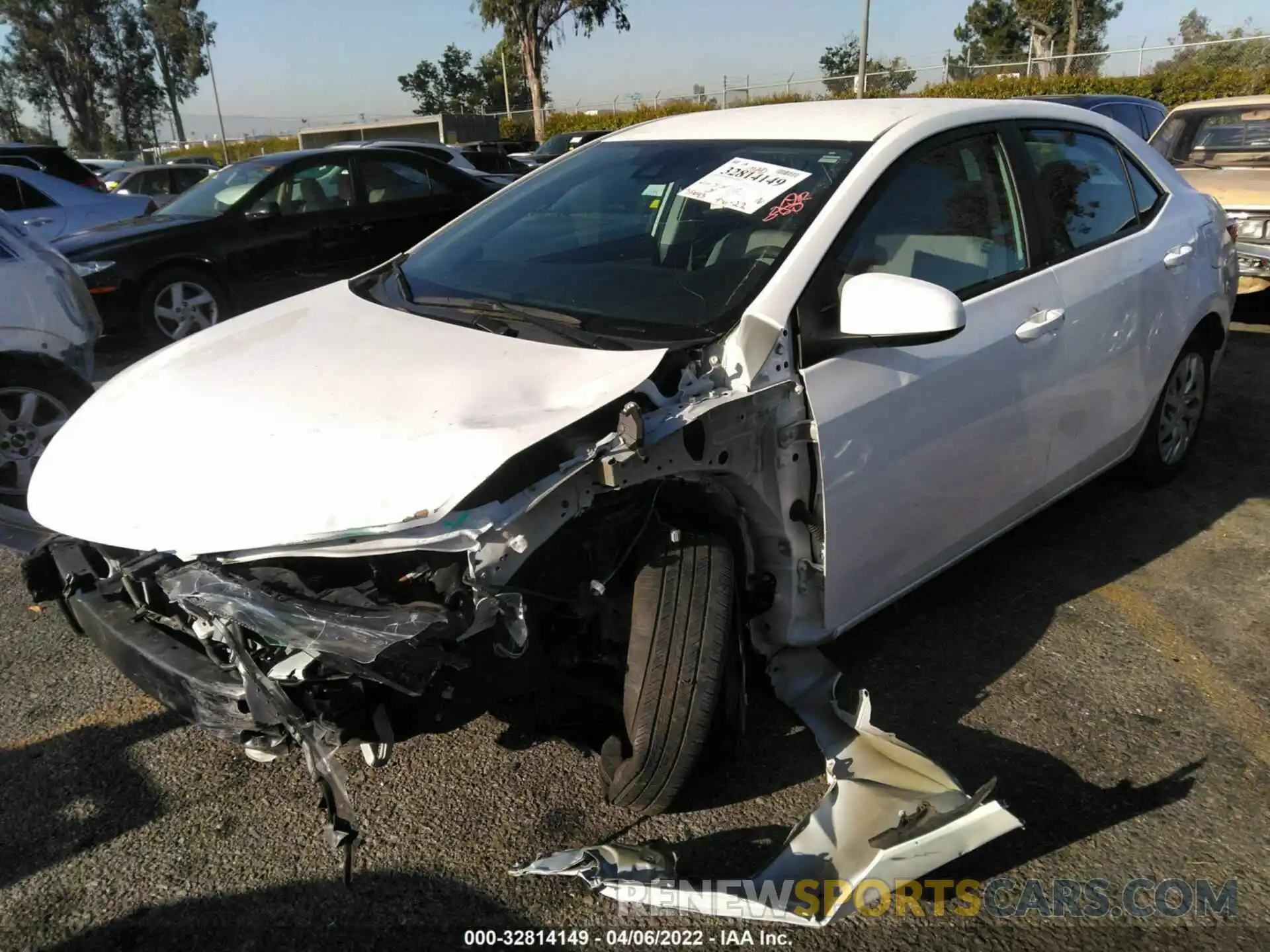 2 Photograph of a damaged car 5YFBURHE0KP914761 TOYOTA COROLLA 2019