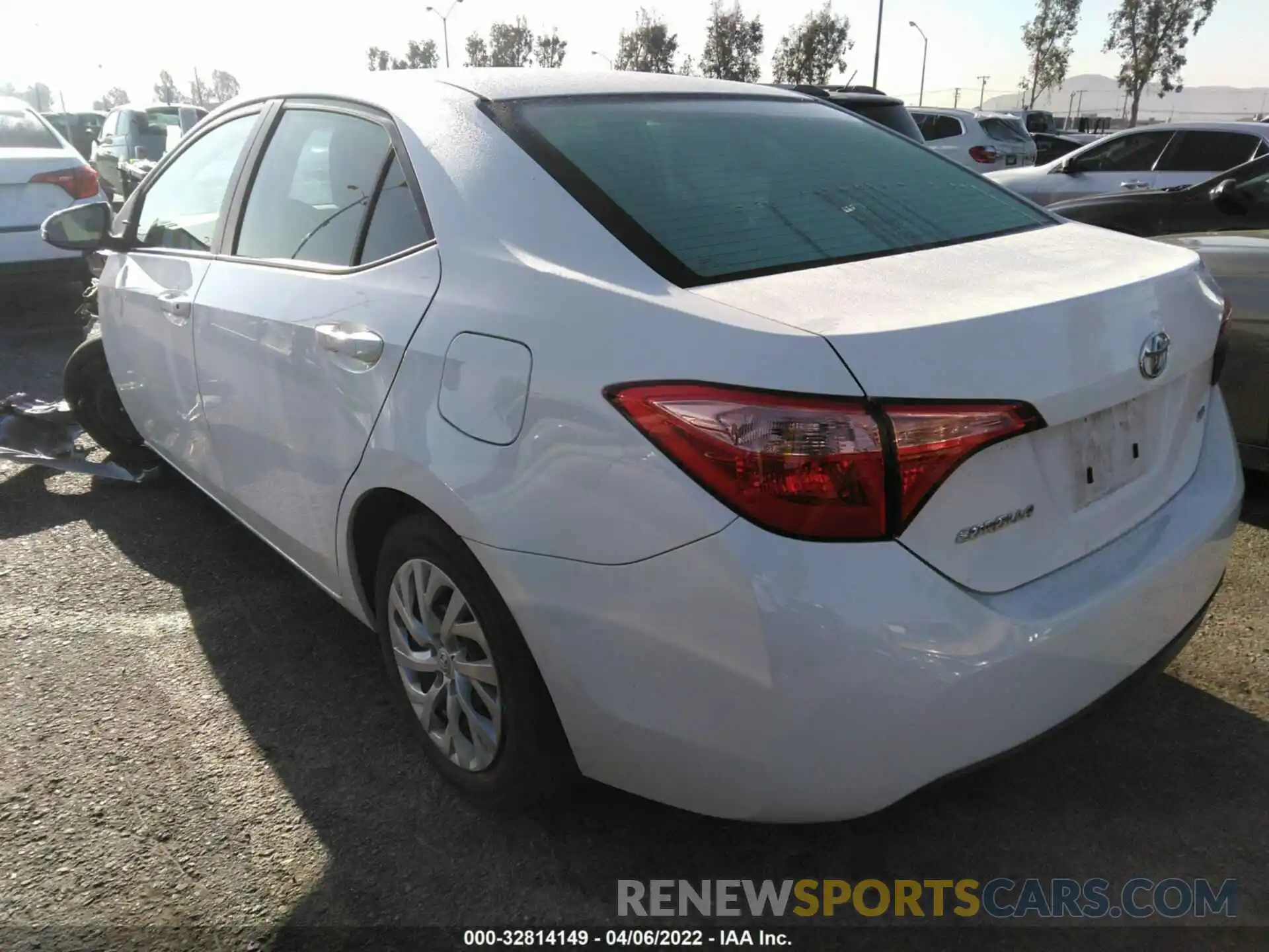 3 Photograph of a damaged car 5YFBURHE0KP914761 TOYOTA COROLLA 2019