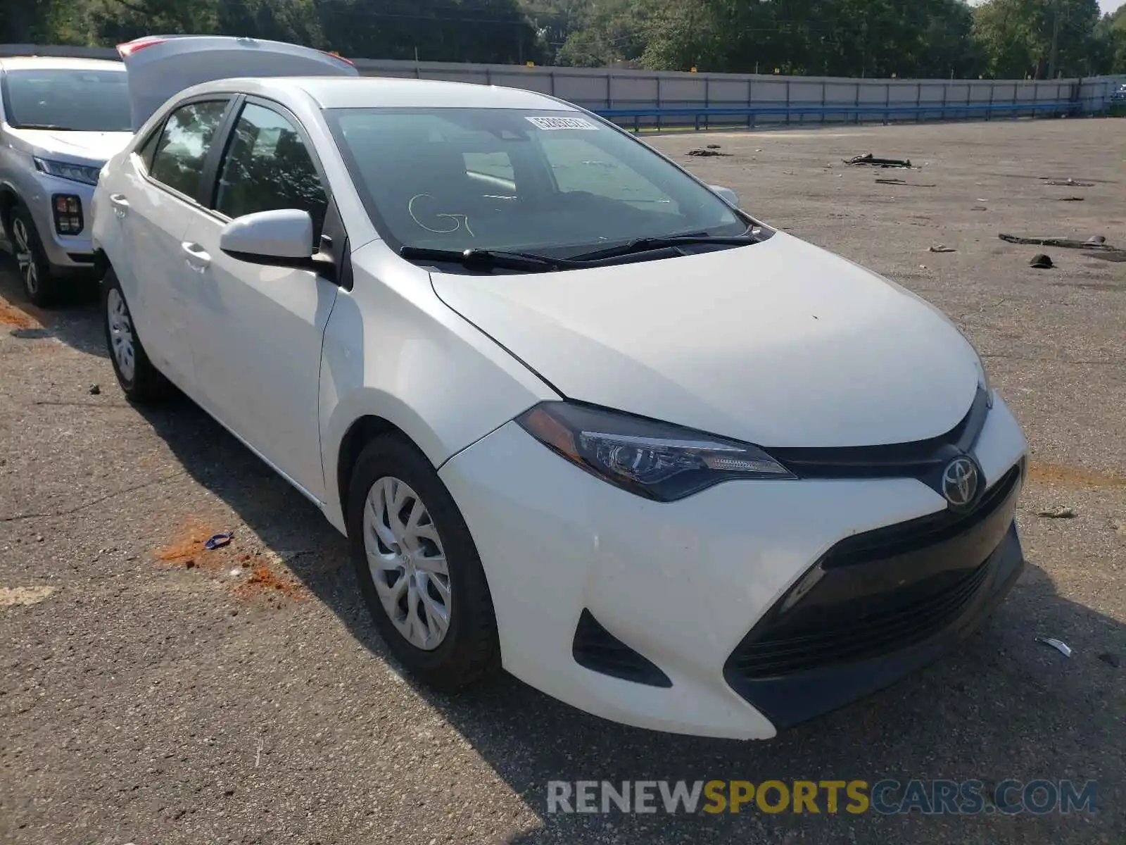 1 Photograph of a damaged car 5YFBURHE0KP915635 TOYOTA COROLLA 2019