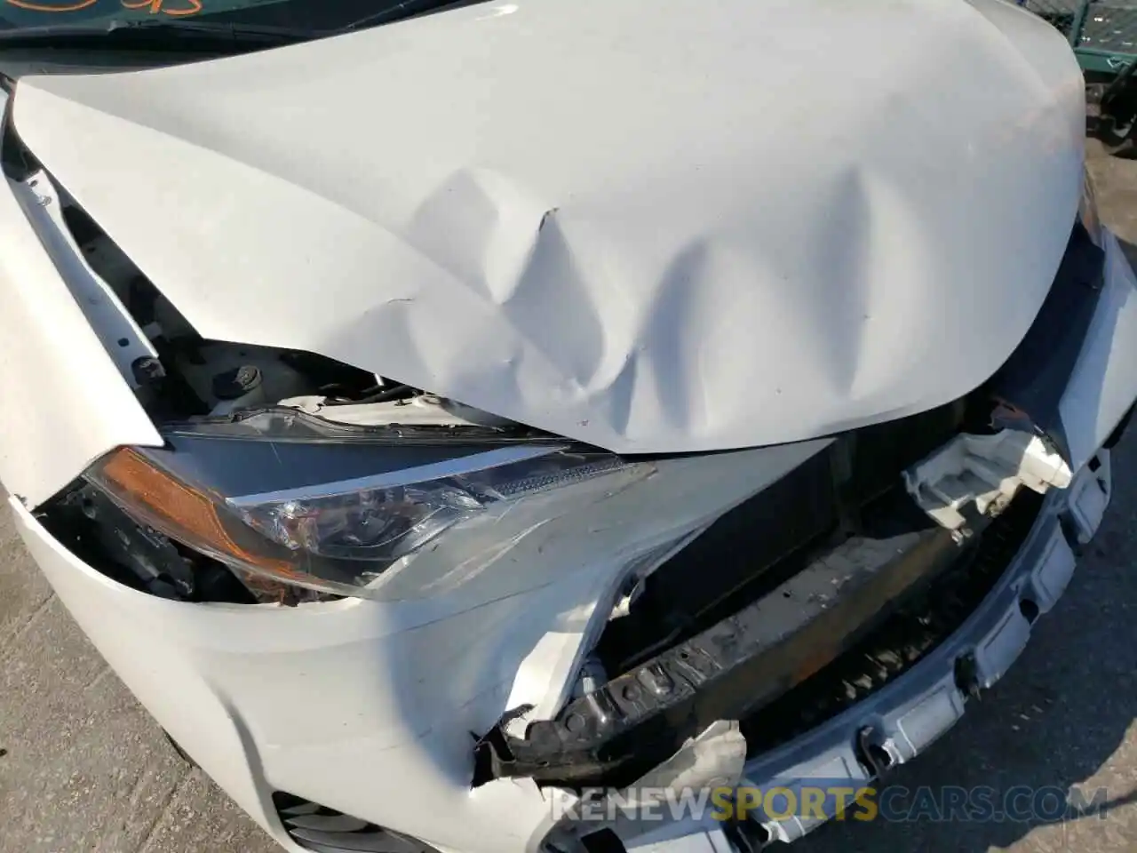 9 Photograph of a damaged car 5YFBURHE0KP919328 TOYOTA COROLLA 2019