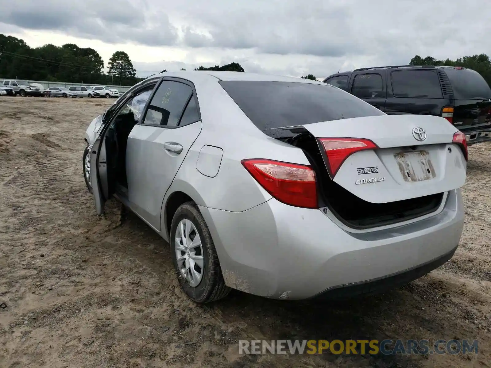 3 Photograph of a damaged car 5YFBURHE0KP920365 TOYOTA COROLLA 2019