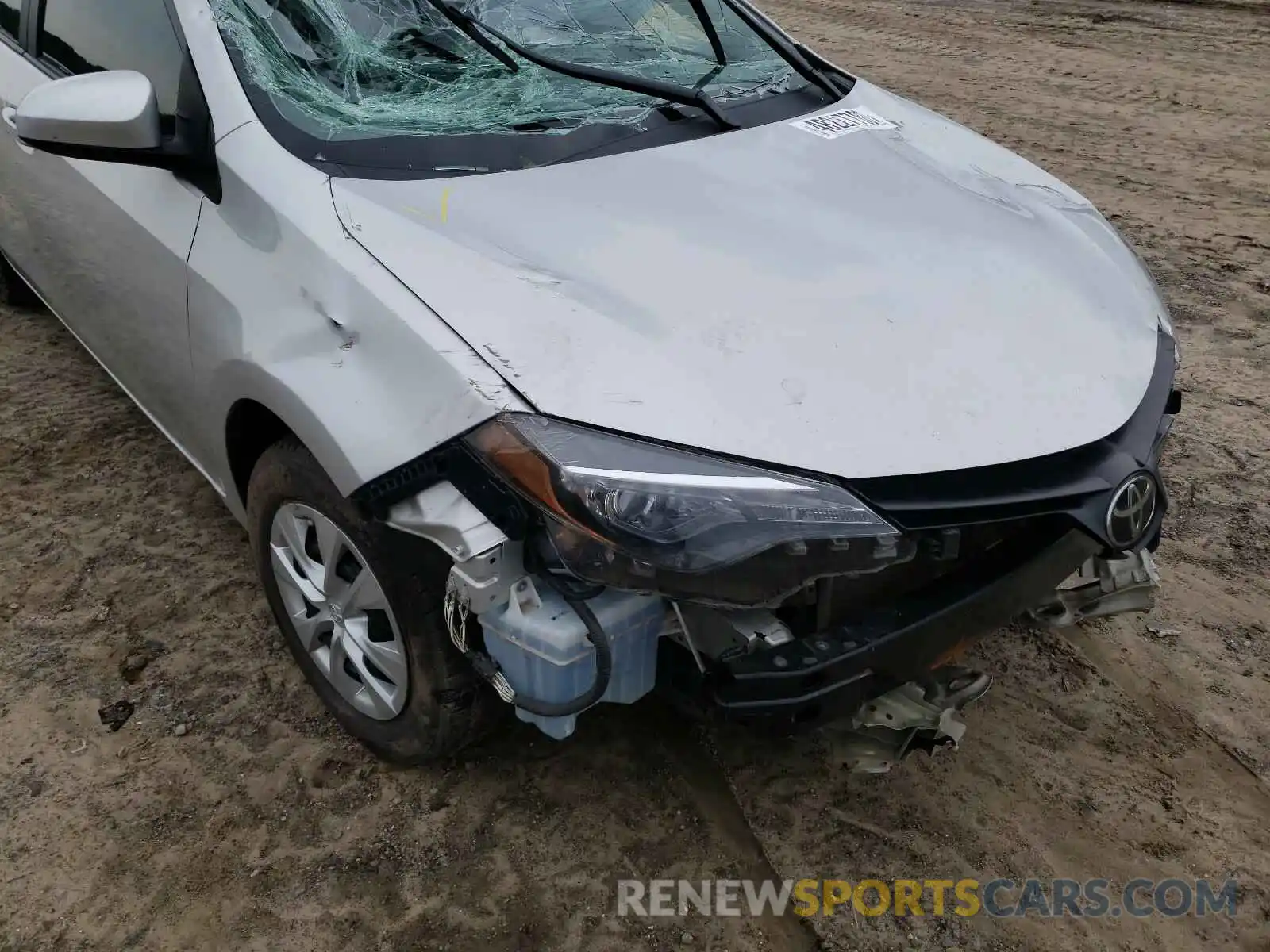 9 Photograph of a damaged car 5YFBURHE0KP920365 TOYOTA COROLLA 2019