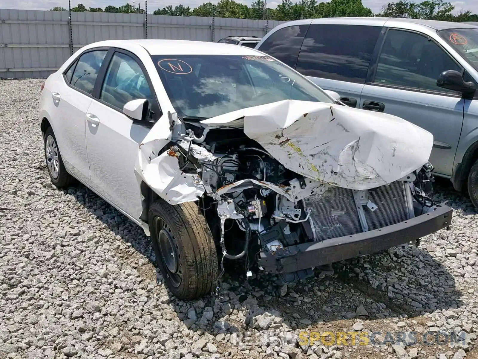 1 Photograph of a damaged car 5YFBURHE0KP922522 TOYOTA COROLLA 2019