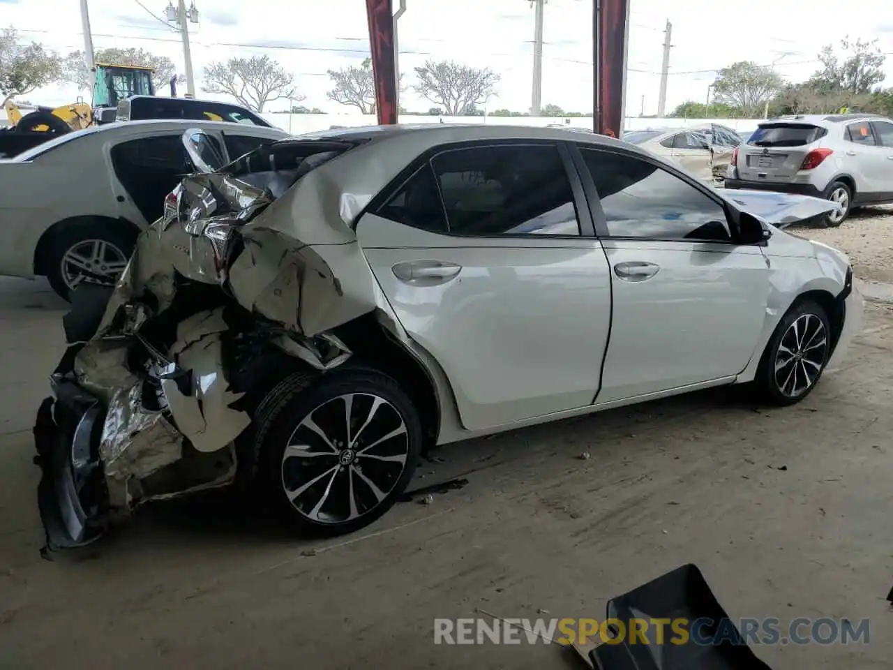 3 Photograph of a damaged car 5YFBURHE0KP923170 TOYOTA COROLLA 2019