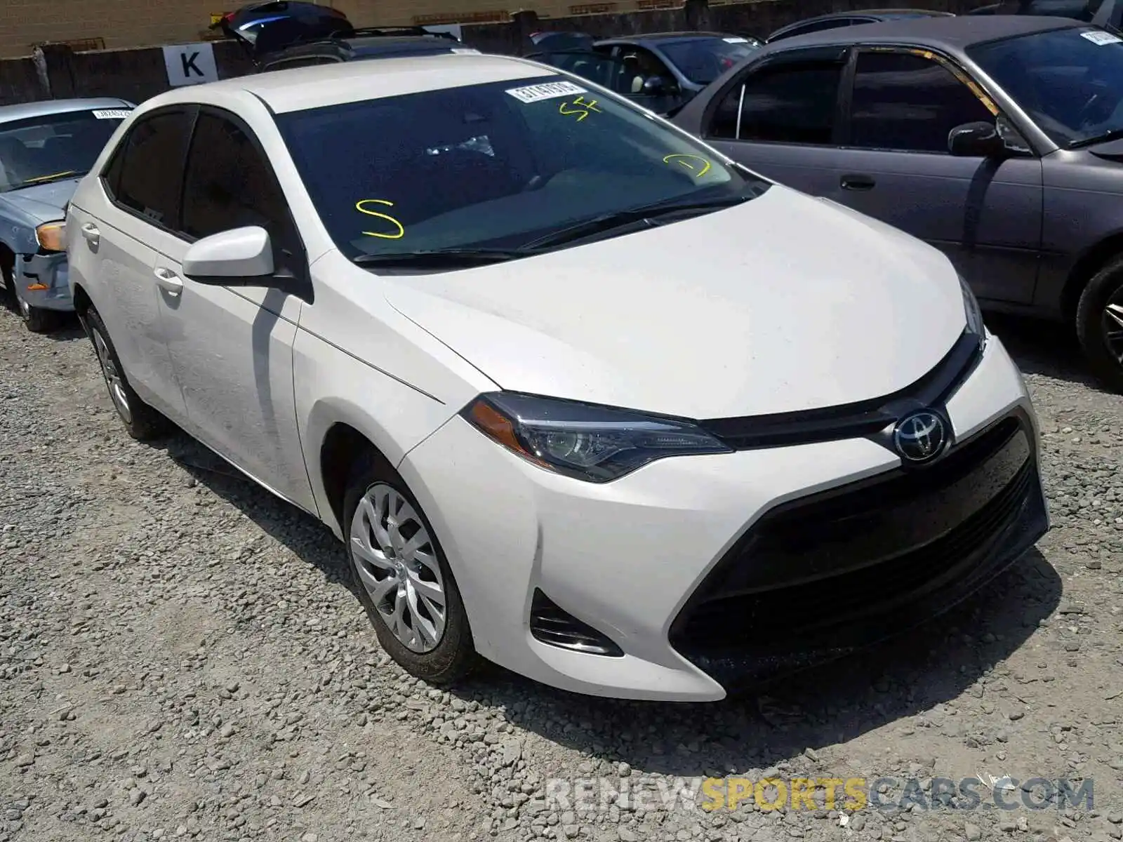 1 Photograph of a damaged car 5YFBURHE0KP923914 TOYOTA COROLLA 2019