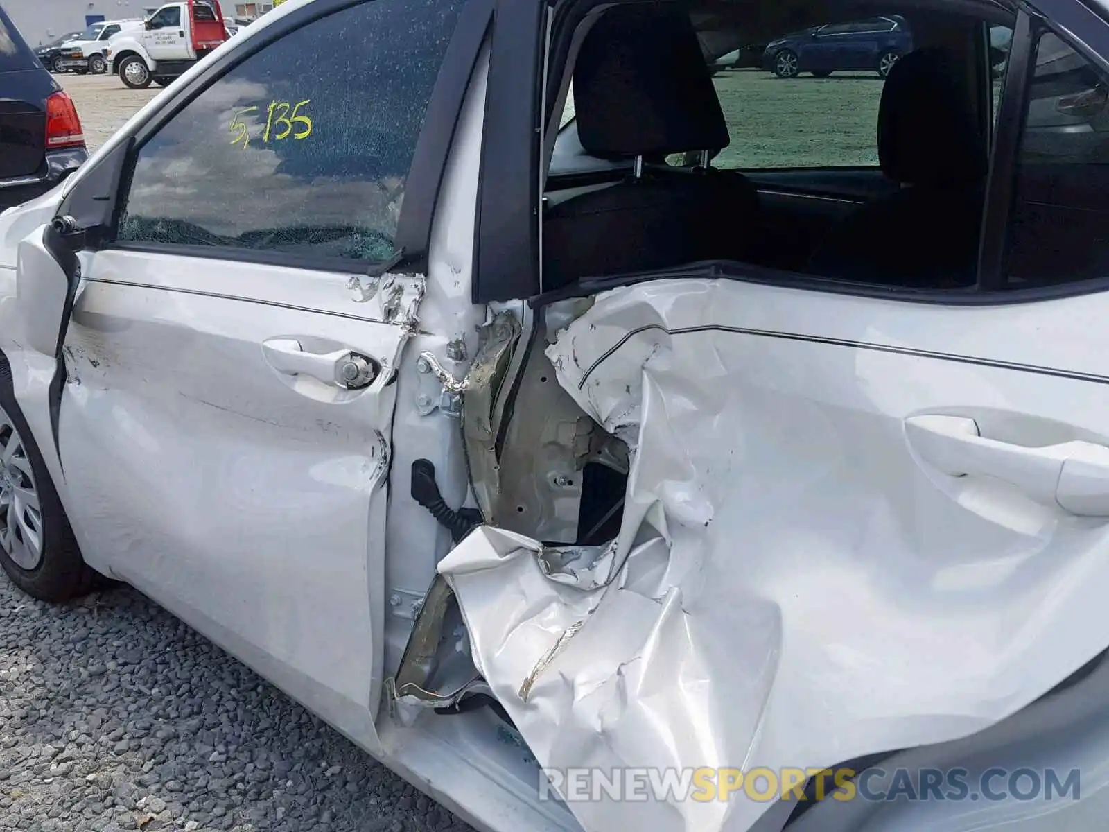 10 Photograph of a damaged car 5YFBURHE0KP923914 TOYOTA COROLLA 2019