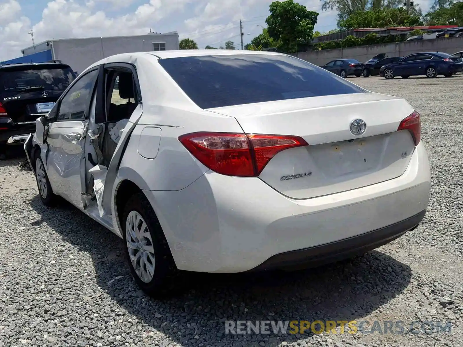 3 Photograph of a damaged car 5YFBURHE0KP923914 TOYOTA COROLLA 2019