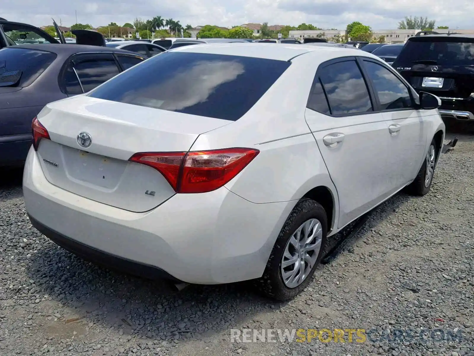 4 Photograph of a damaged car 5YFBURHE0KP923914 TOYOTA COROLLA 2019