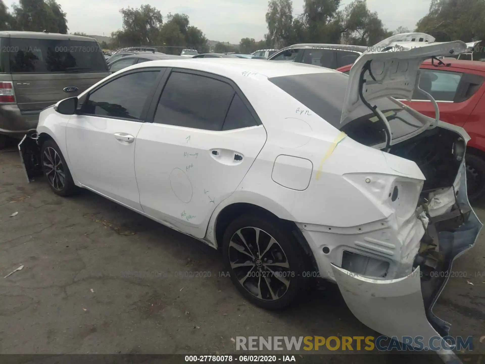 3 Photograph of a damaged car 5YFBURHE0KP924187 TOYOTA COROLLA 2019