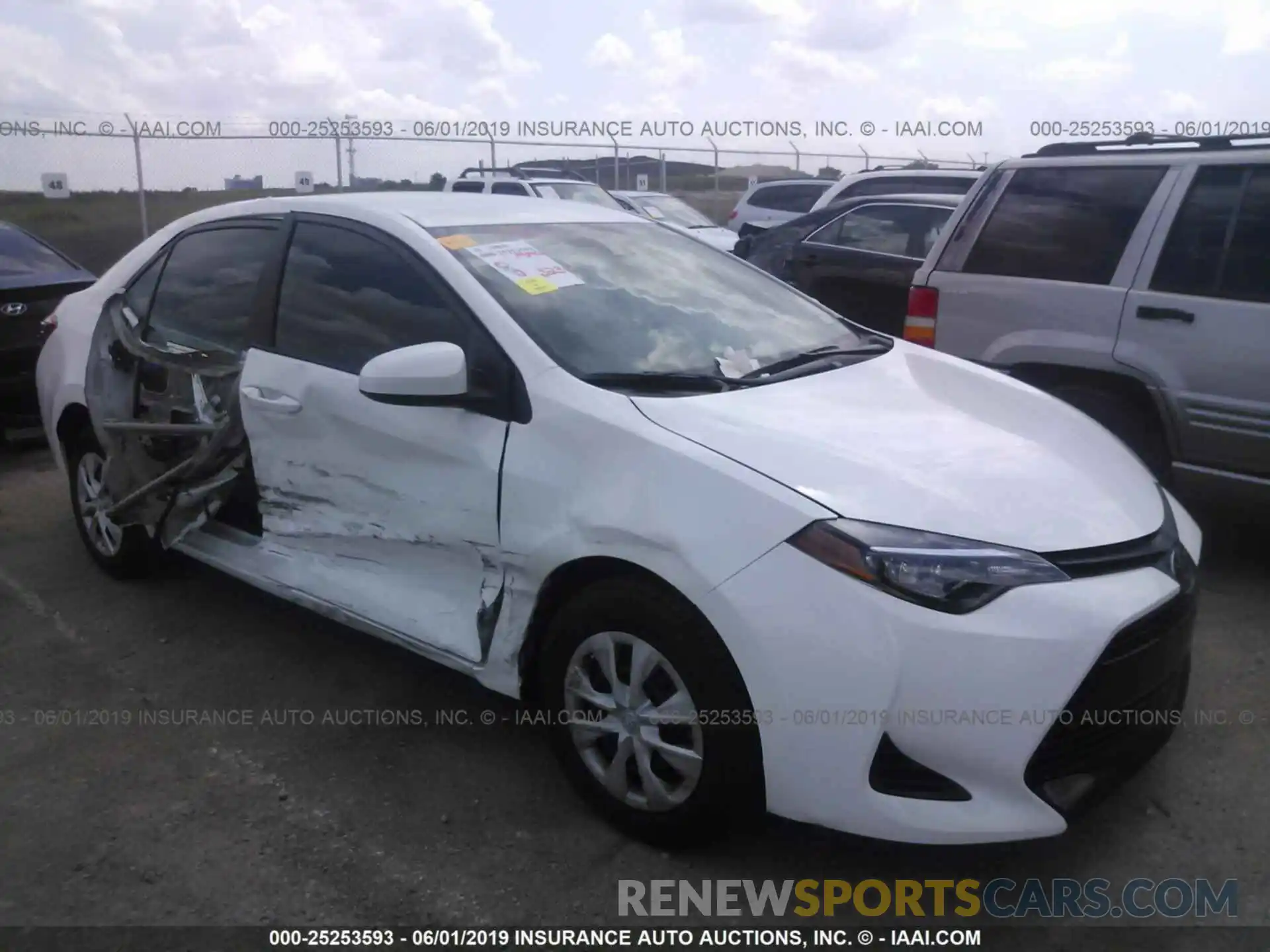 1 Photograph of a damaged car 5YFBURHE0KP924576 TOYOTA COROLLA 2019