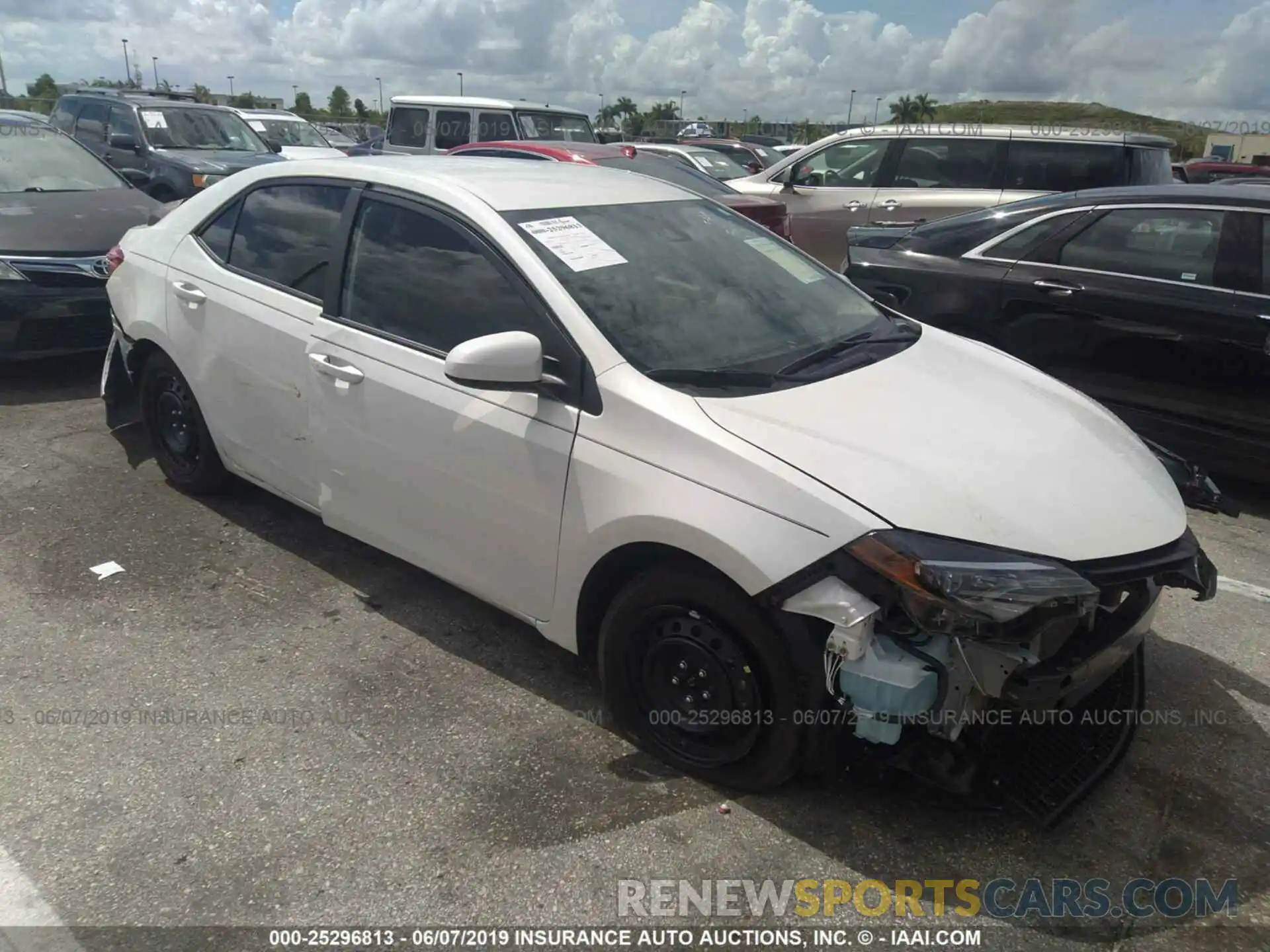 1 Photograph of a damaged car 5YFBURHE0KP925226 TOYOTA COROLLA 2019