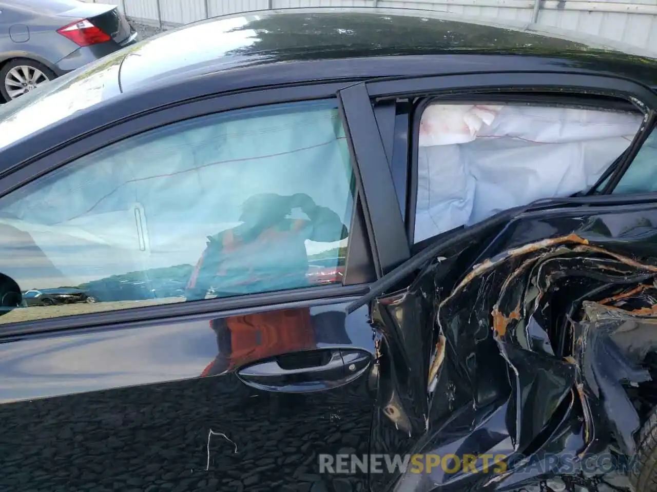 10 Photograph of a damaged car 5YFBURHE0KP927073 TOYOTA COROLLA 2019