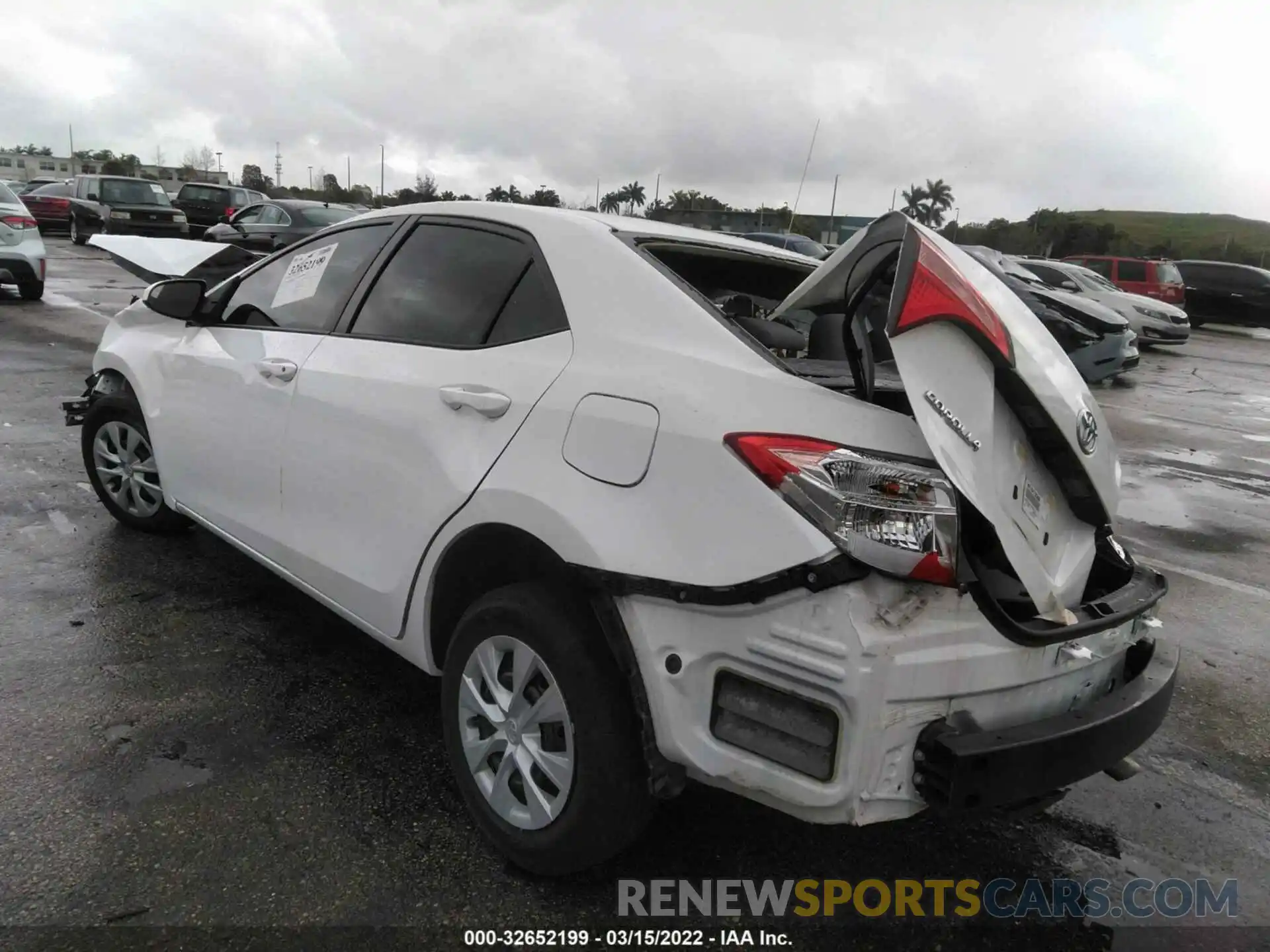 3 Photograph of a damaged car 5YFBURHE0KP927543 TOYOTA COROLLA 2019