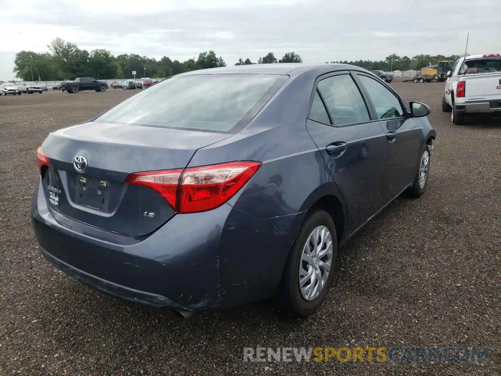 4 Photograph of a damaged car 5YFBURHE0KP927588 TOYOTA COROLLA 2019