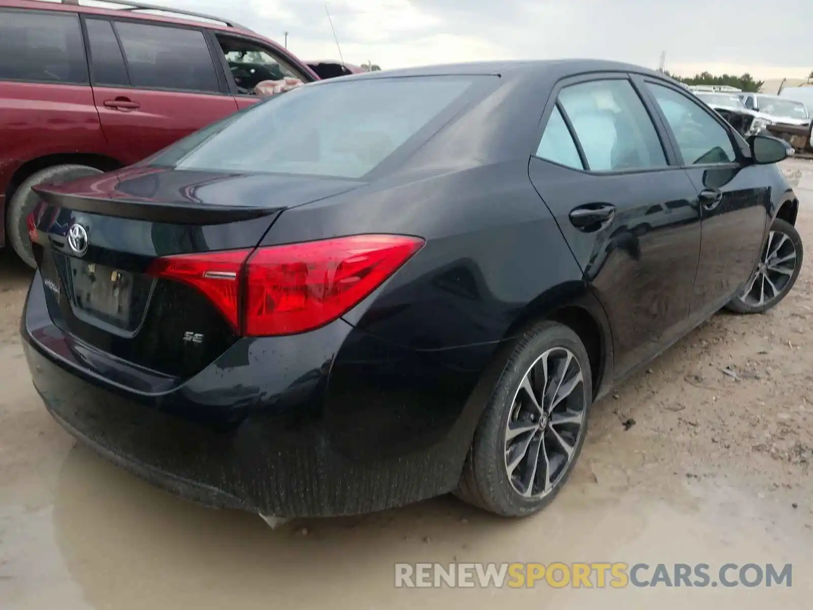 4 Photograph of a damaged car 5YFBURHE0KP927929 TOYOTA COROLLA 2019