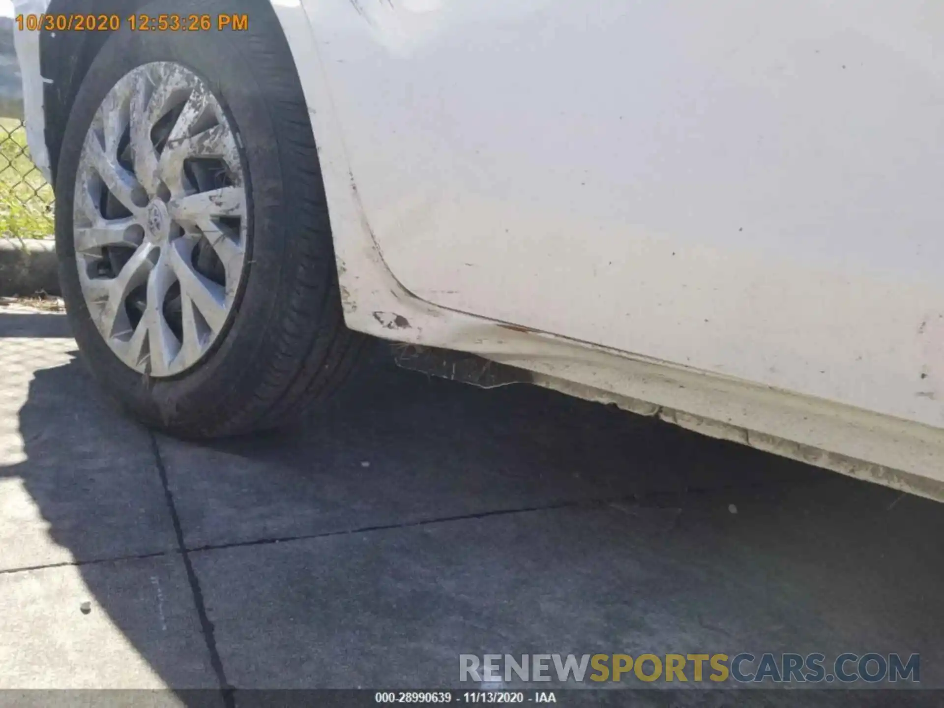 18 Photograph of a damaged car 5YFBURHE0KP928272 TOYOTA COROLLA 2019