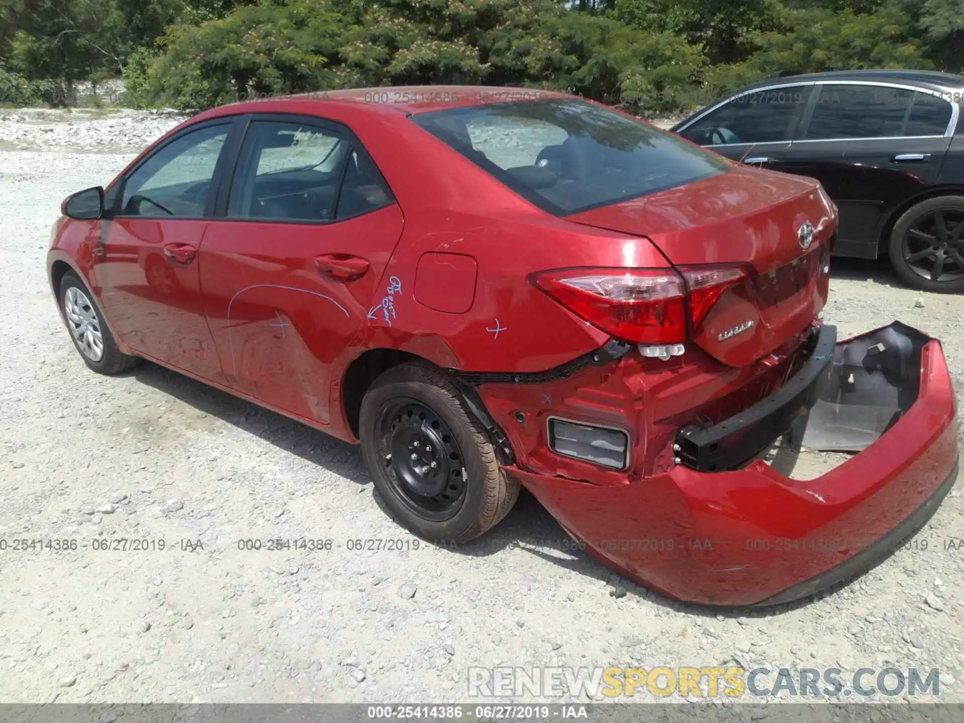 3 Photograph of a damaged car 5YFBURHE0KP928398 TOYOTA COROLLA 2019