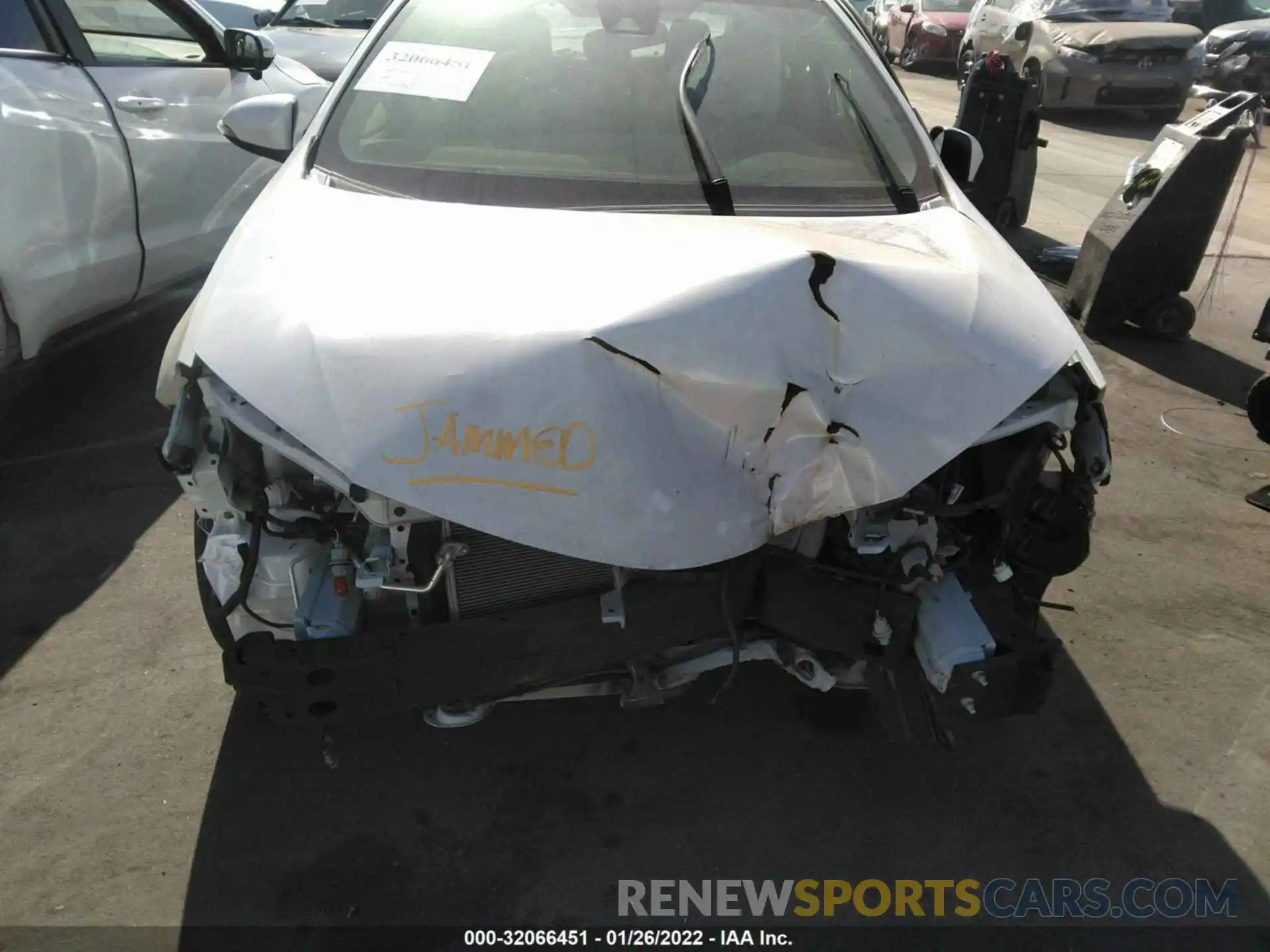 6 Photograph of a damaged car 5YFBURHE0KP928689 TOYOTA COROLLA 2019