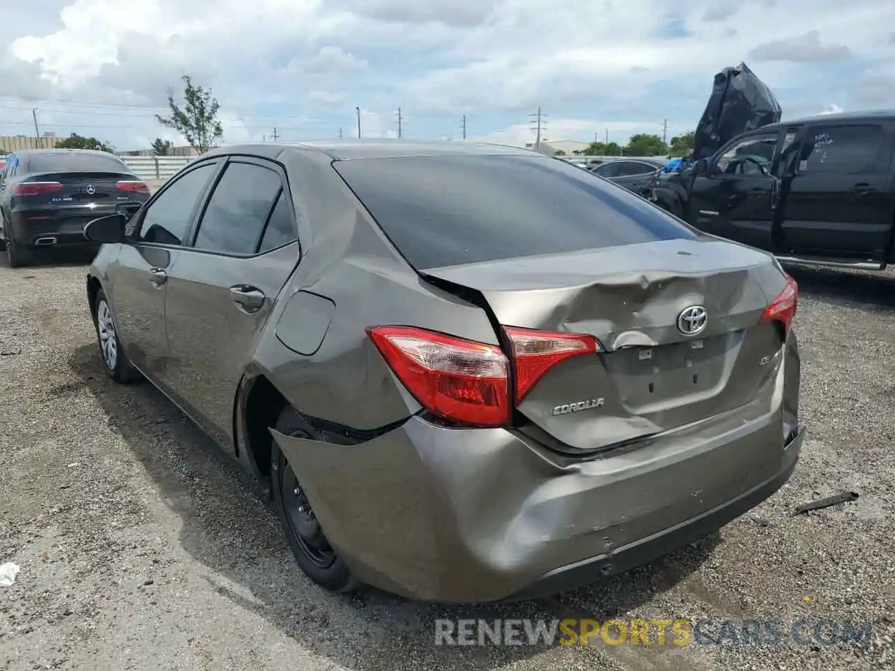 3 Photograph of a damaged car 5YFBURHE0KP929437 TOYOTA COROLLA 2019