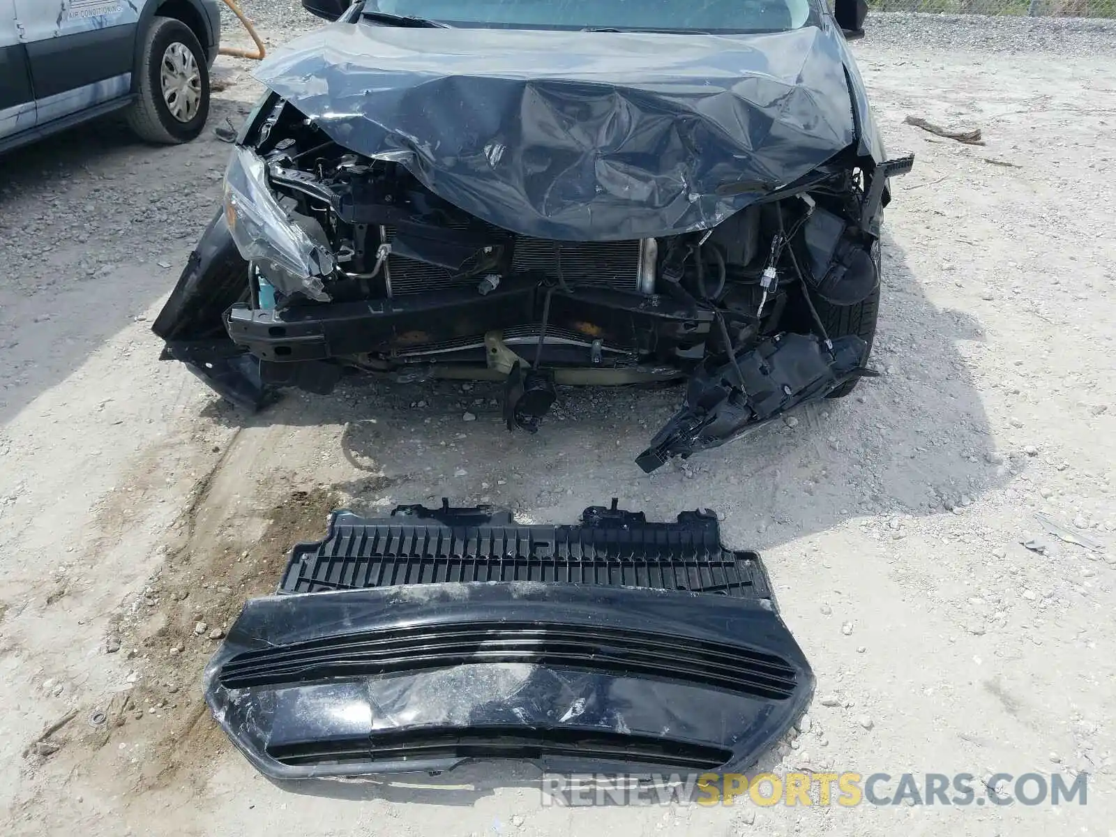 9 Photograph of a damaged car 5YFBURHE0KP931432 TOYOTA COROLLA 2019