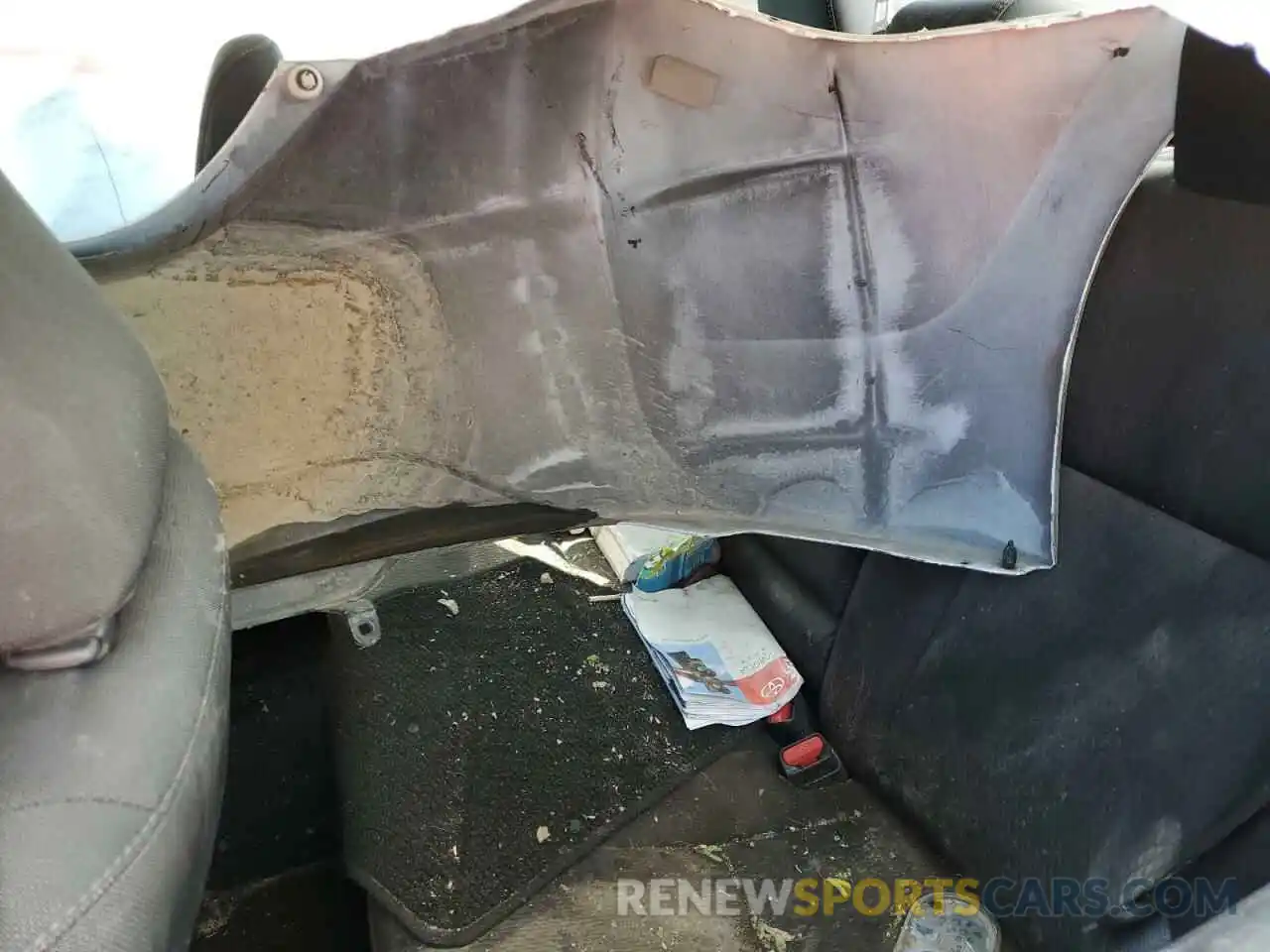 10 Photograph of a damaged car 5YFBURHE0KP932550 TOYOTA COROLLA 2019