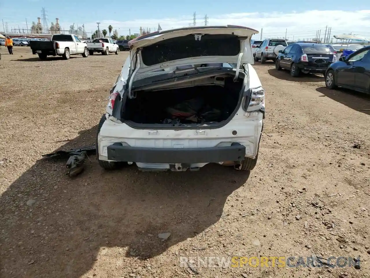 6 Photograph of a damaged car 5YFBURHE0KP932550 TOYOTA COROLLA 2019