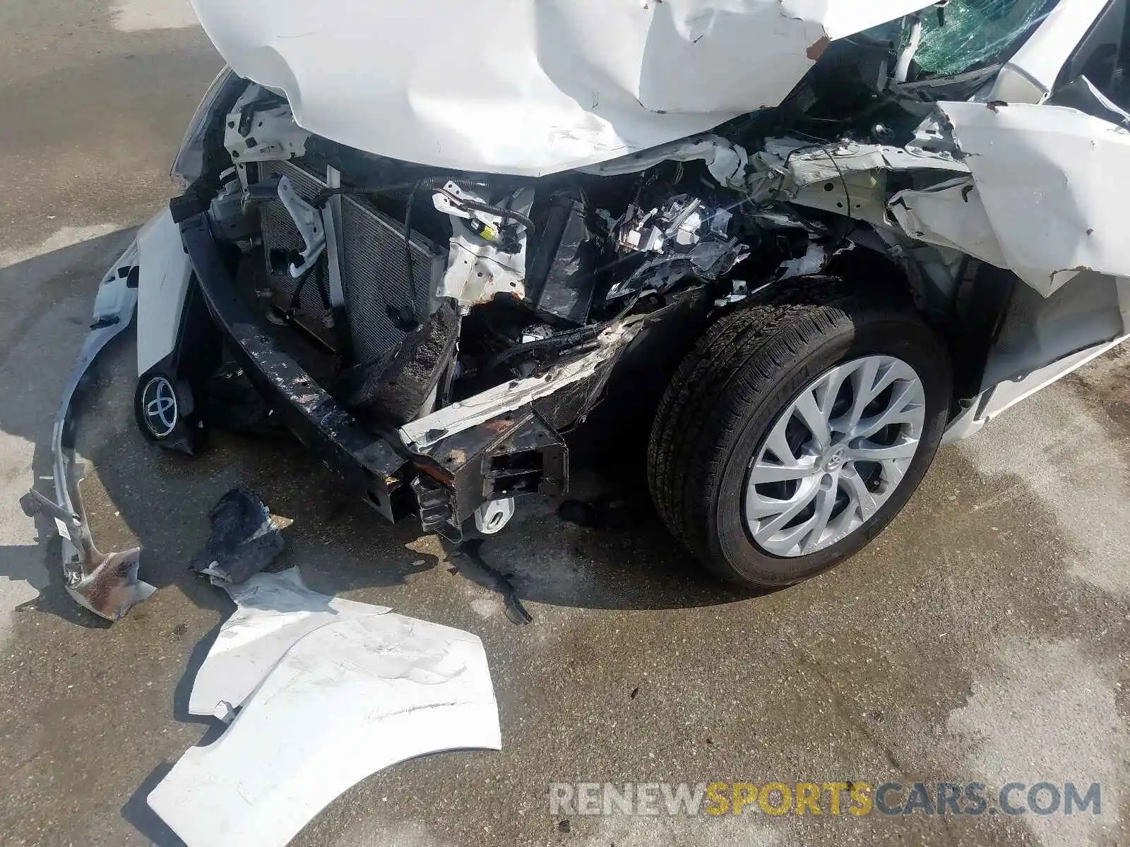 9 Photograph of a damaged car 5YFBURHE0KP934671 TOYOTA COROLLA 2019