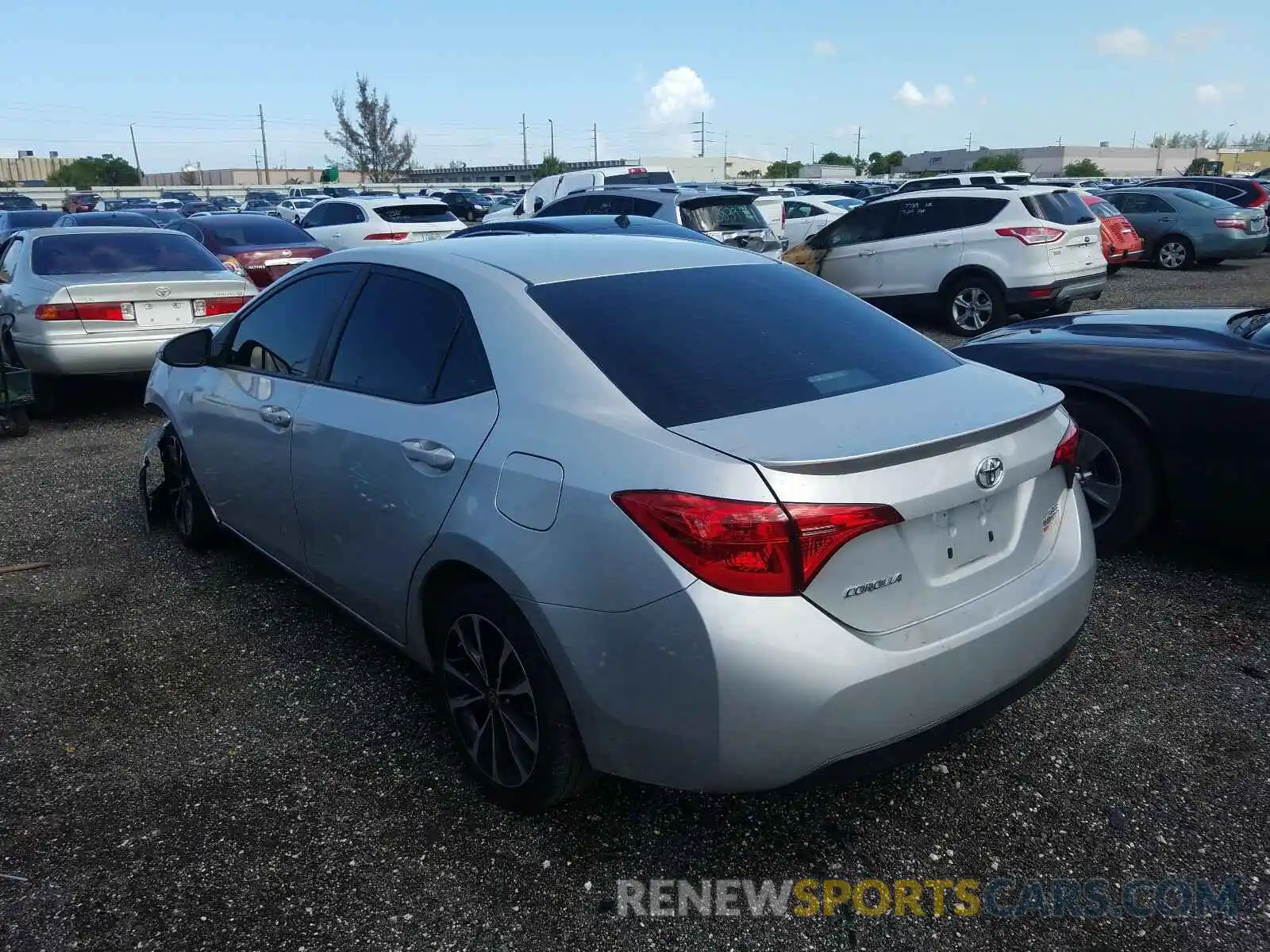 3 Photograph of a damaged car 5YFBURHE0KP935223 TOYOTA COROLLA 2019