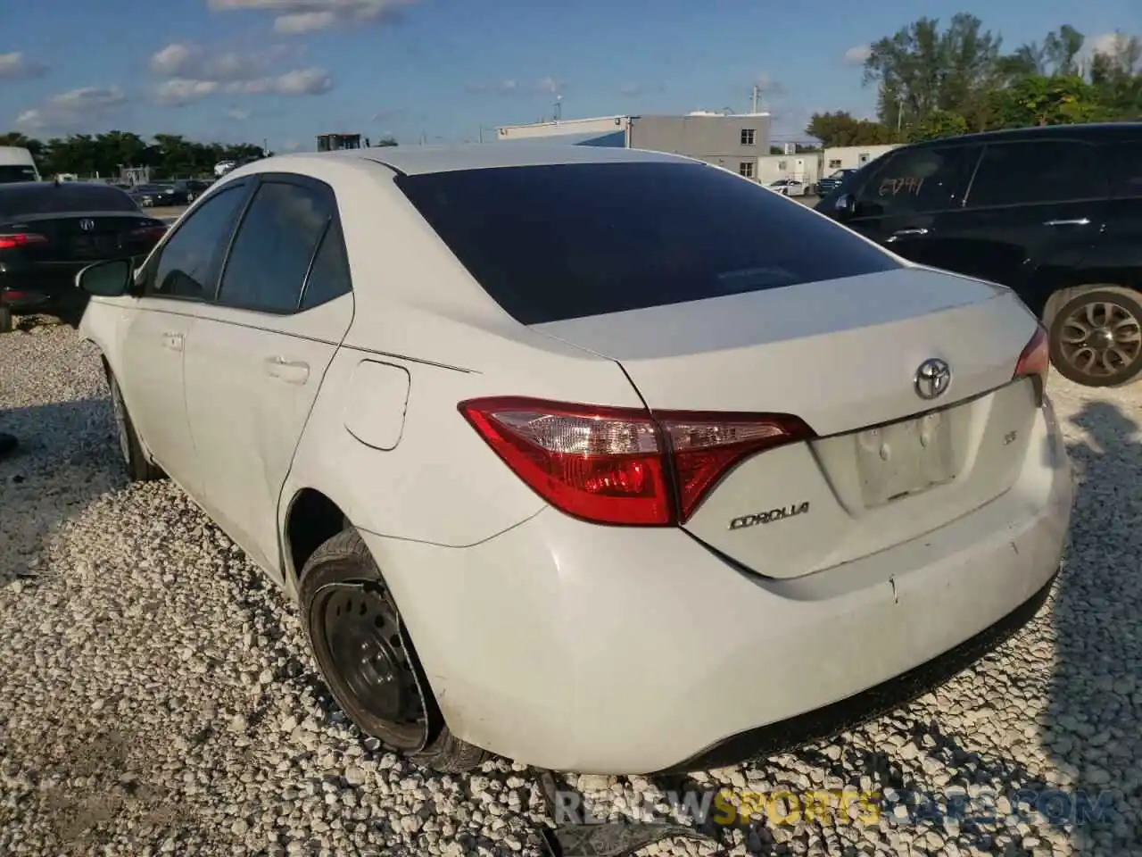 3 Photograph of a damaged car 5YFBURHE0KP935240 TOYOTA COROLLA 2019