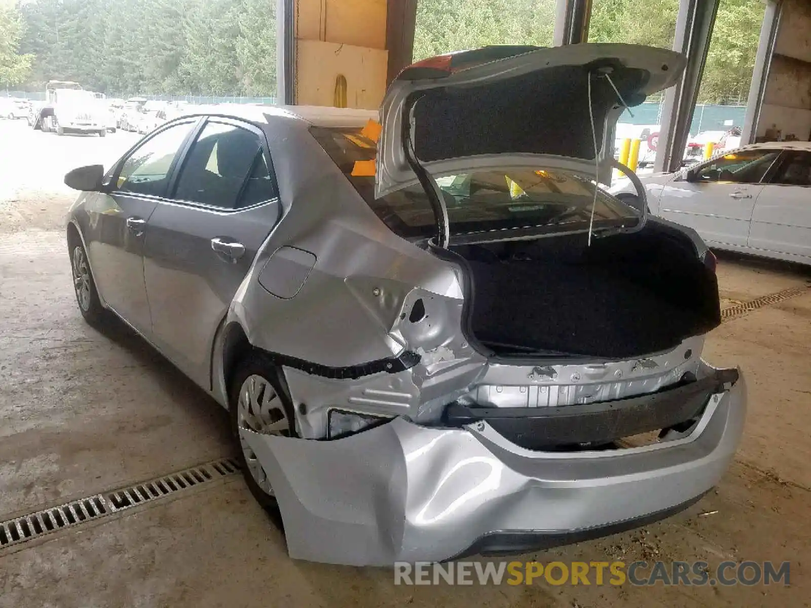 3 Photograph of a damaged car 5YFBURHE0KP935559 TOYOTA COROLLA 2019