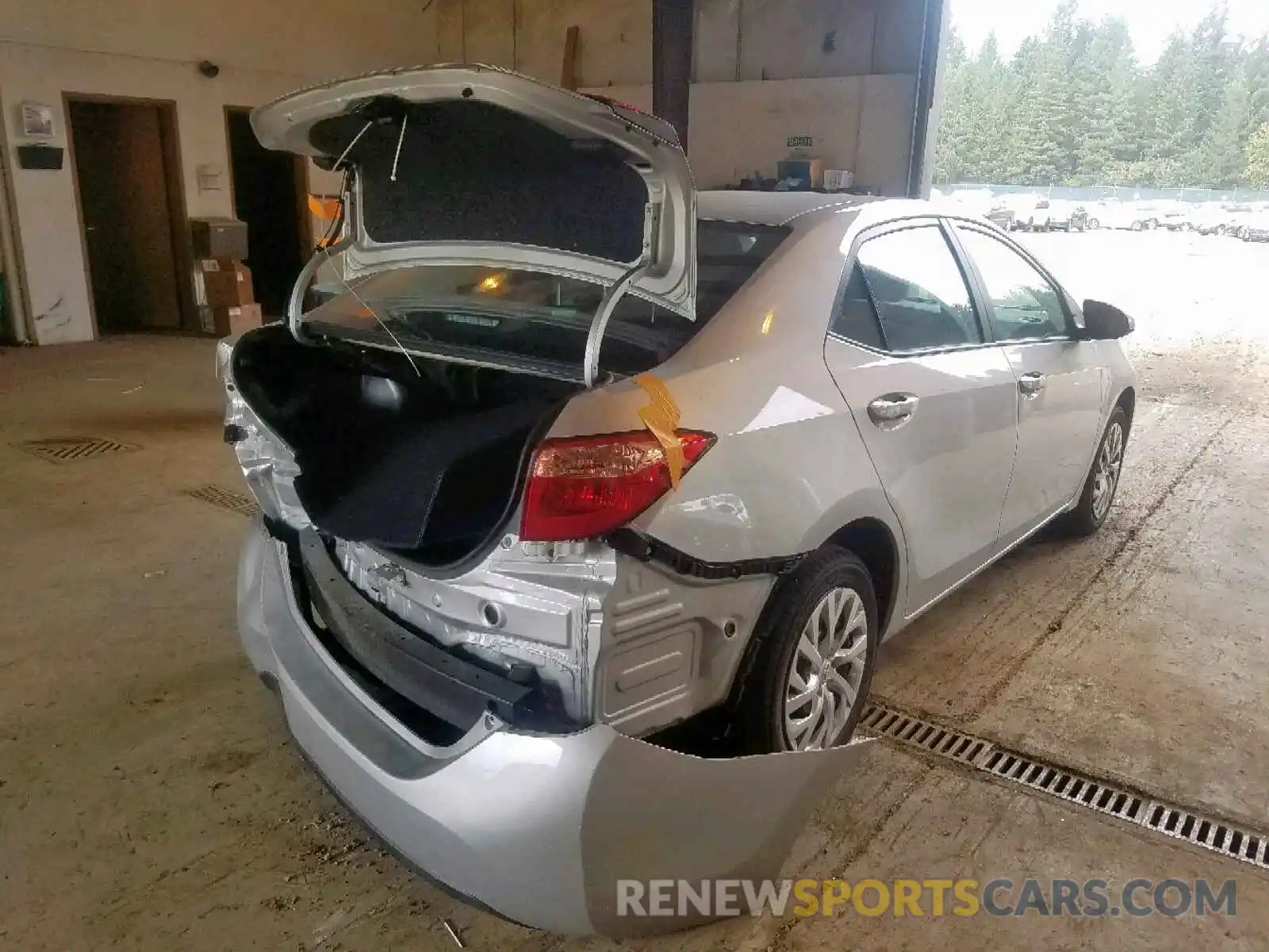 4 Photograph of a damaged car 5YFBURHE0KP935559 TOYOTA COROLLA 2019