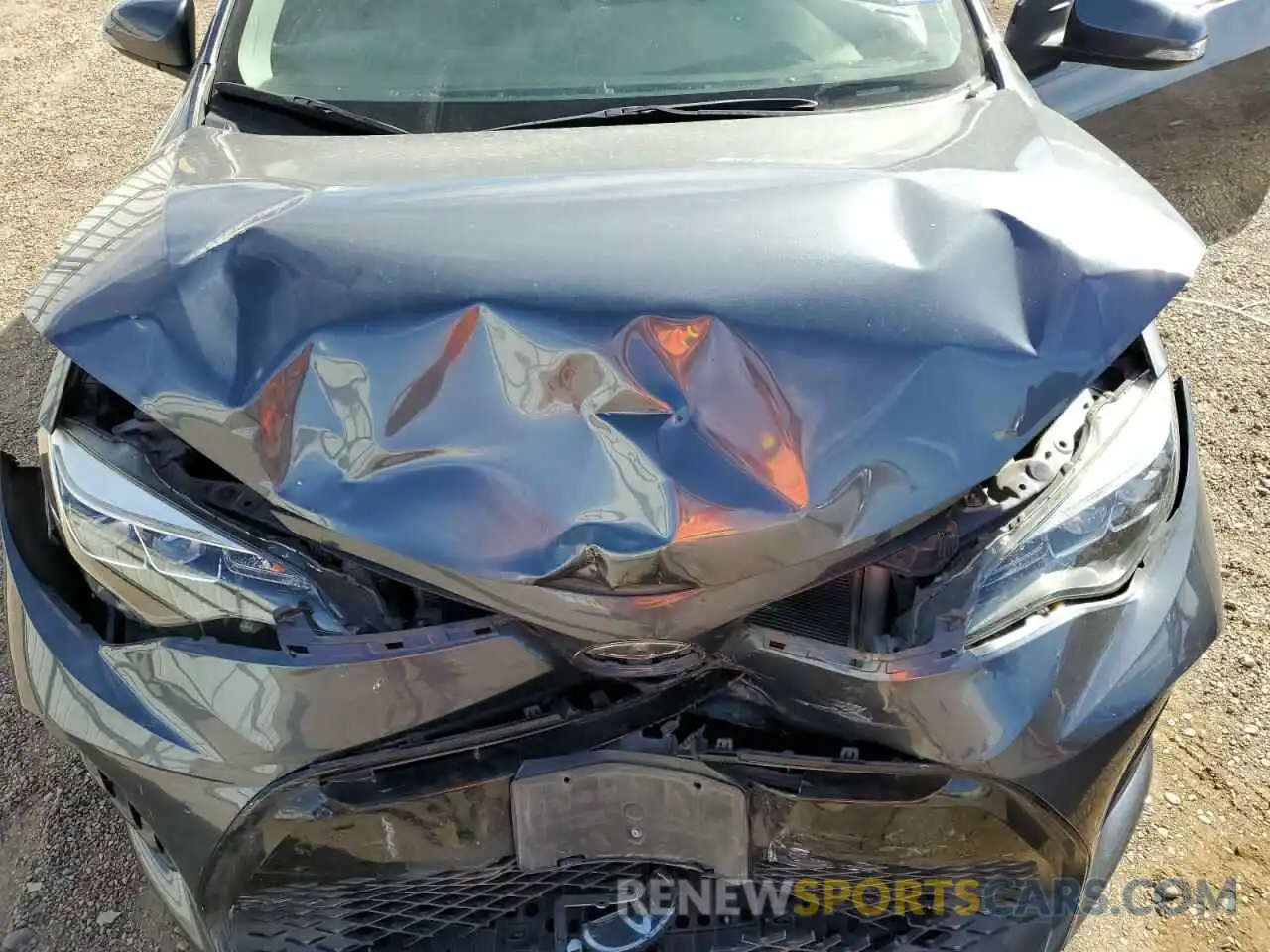 11 Photograph of a damaged car 5YFBURHE0KP935609 TOYOTA COROLLA 2019