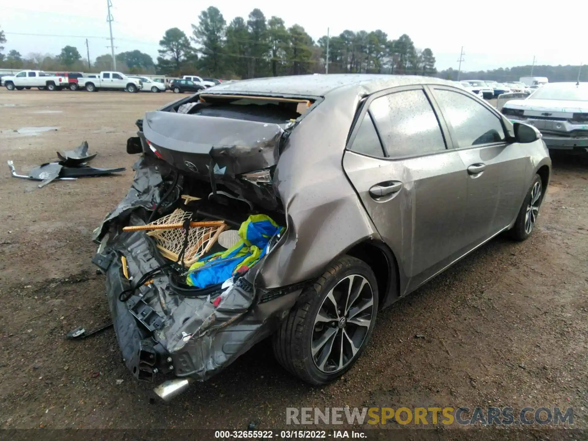 4 Photograph of a damaged car 5YFBURHE0KP935965 TOYOTA COROLLA 2019