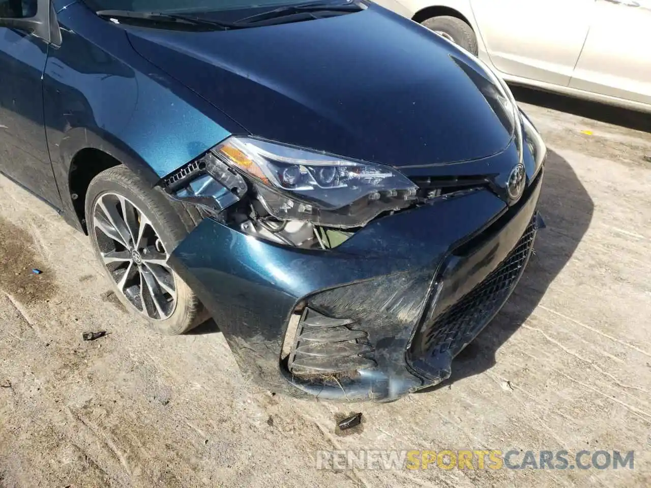 9 Photograph of a damaged car 5YFBURHE0KP936646 TOYOTA COROLLA 2019